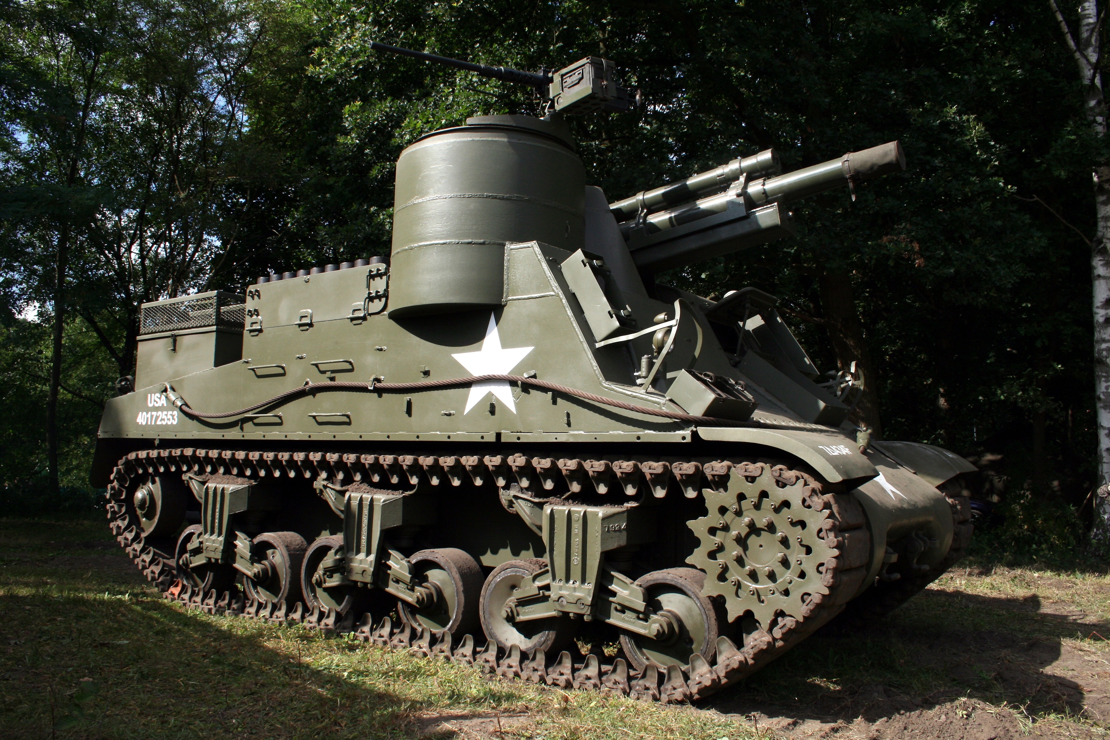 M7 Priest self-propelled artillery vehicle HD Wallpaper