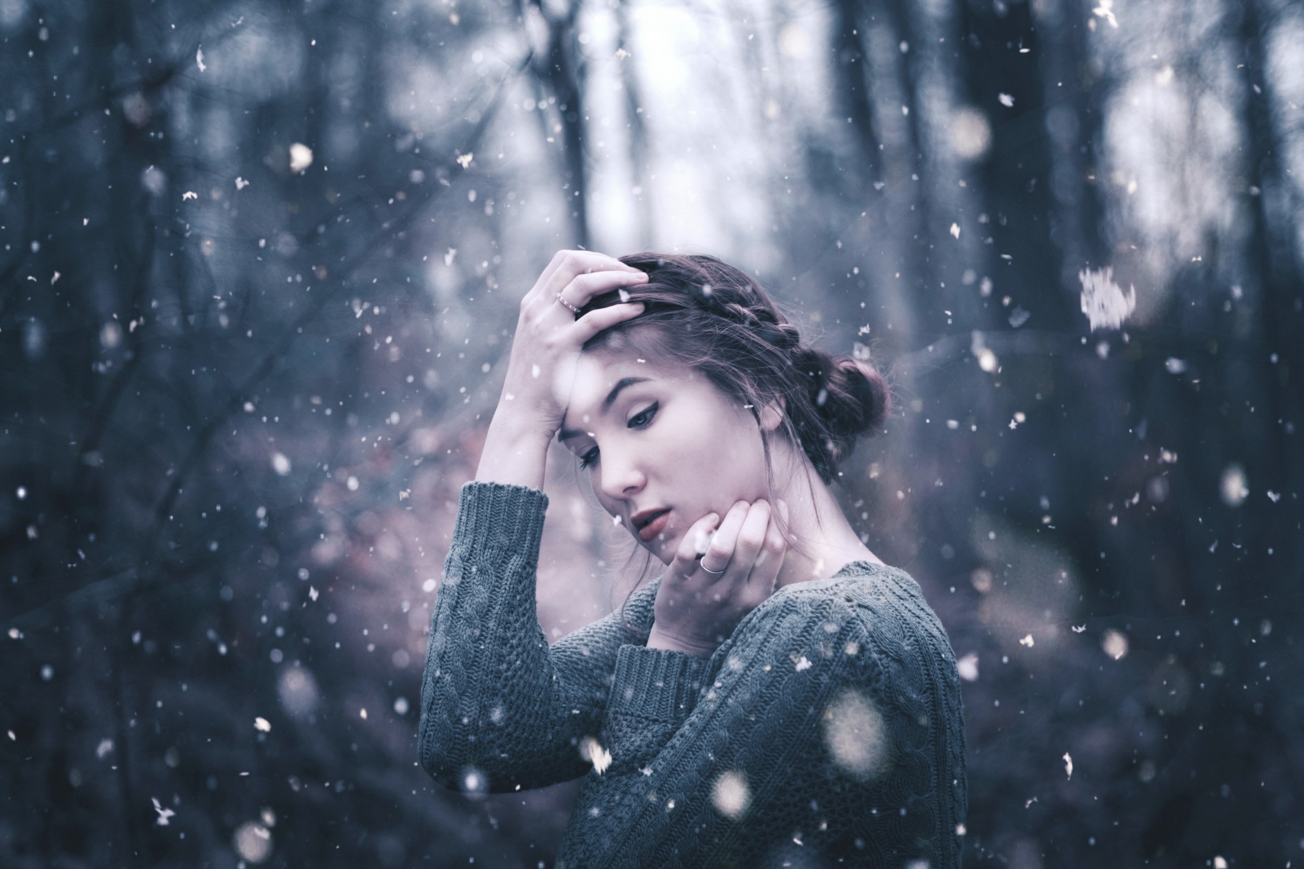 Woman in a sweater in the snow HD Wallpaper