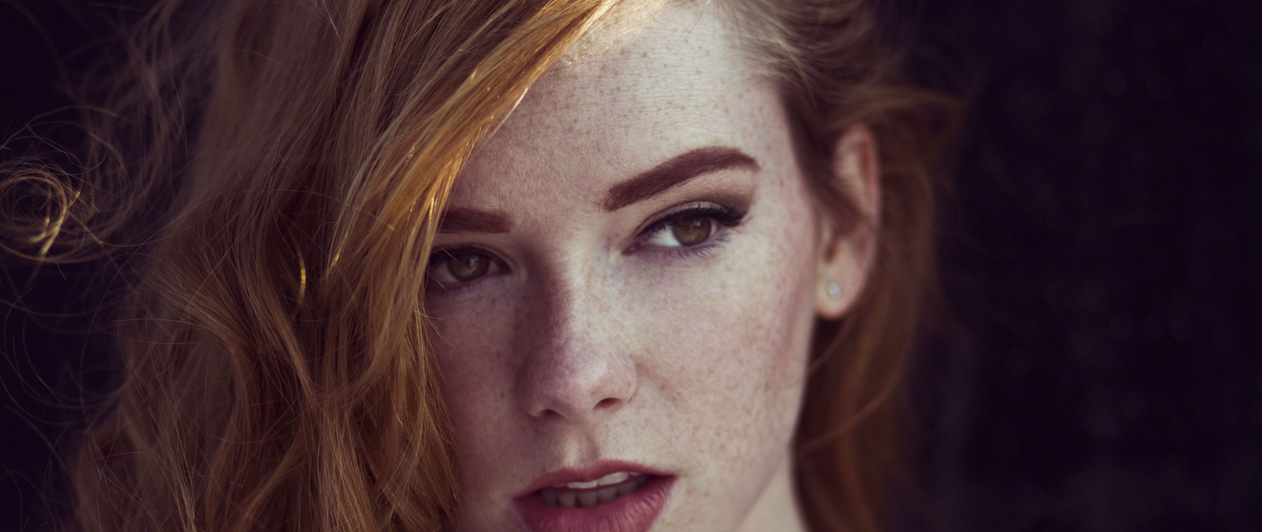 Hattie Watson portrait photography close up HD Wallpaper