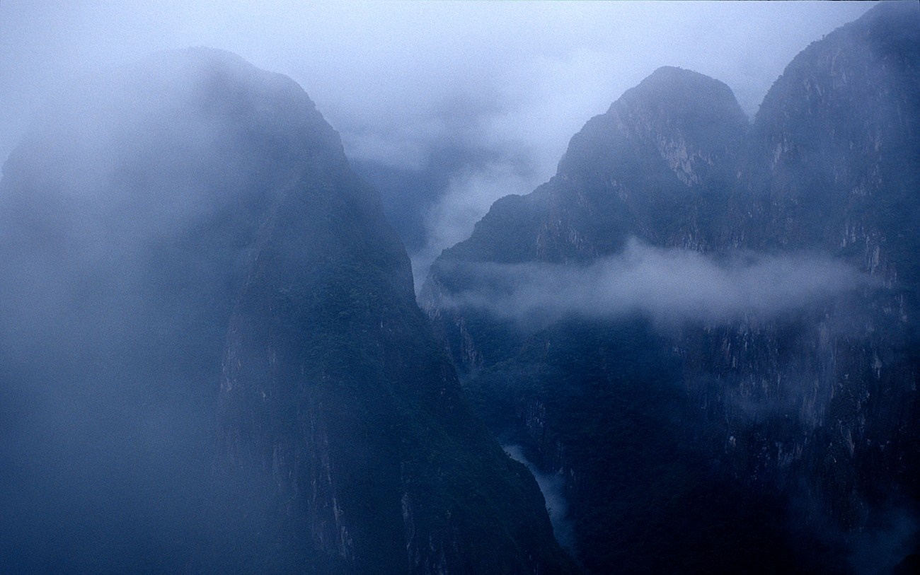 Misty mountains in Peru HD Wallpaper