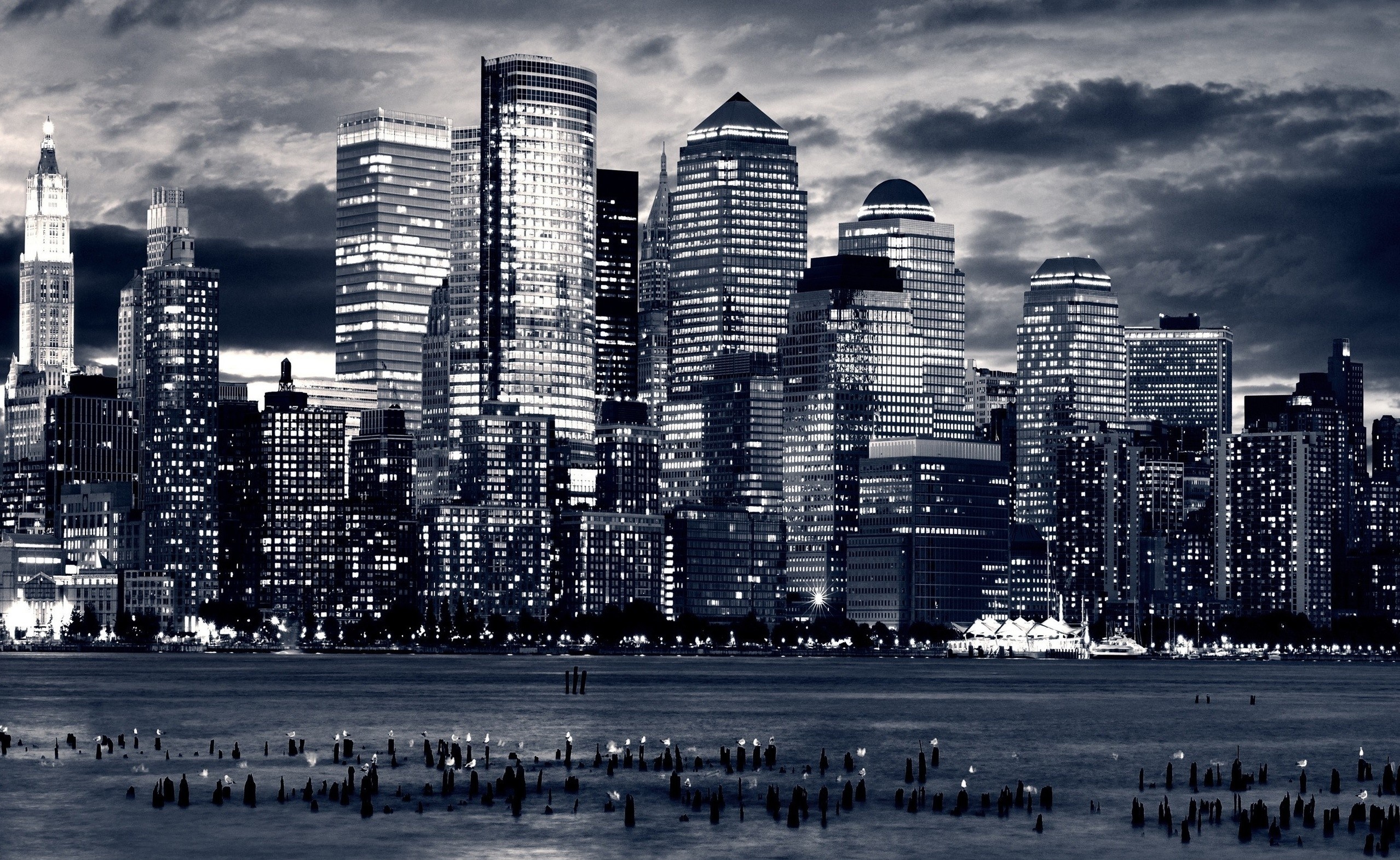Monochrome cityscape of New York City at dusk HD Wallpaper