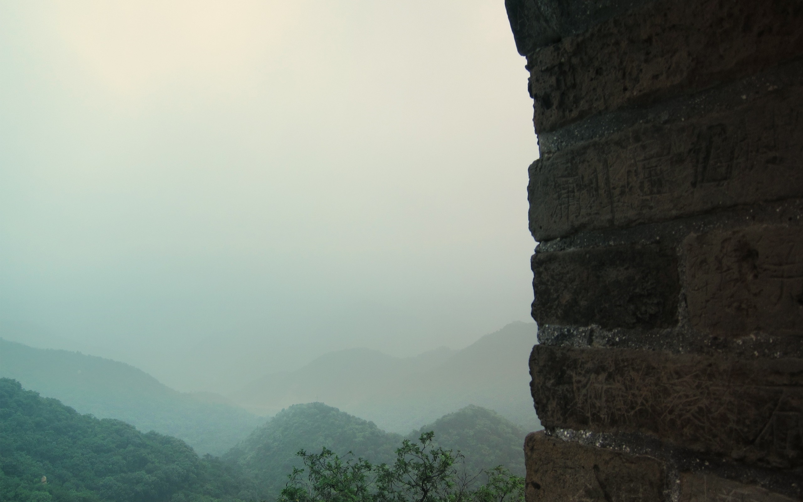 Great Wall of China landscape with misty mountains HD Wallpaper