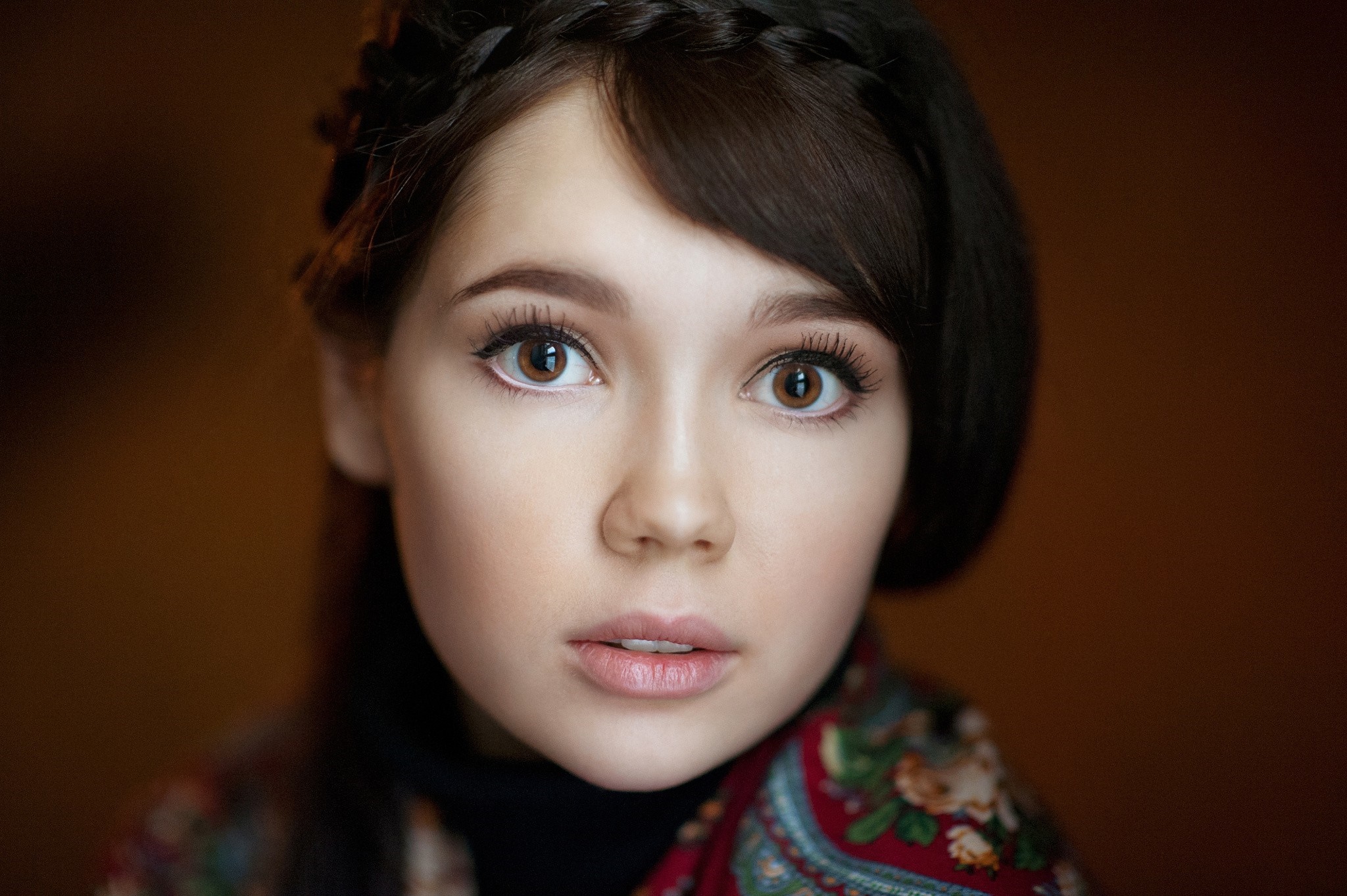 Portrait of a Young Woman with Brown Eyes HD Wallpaper