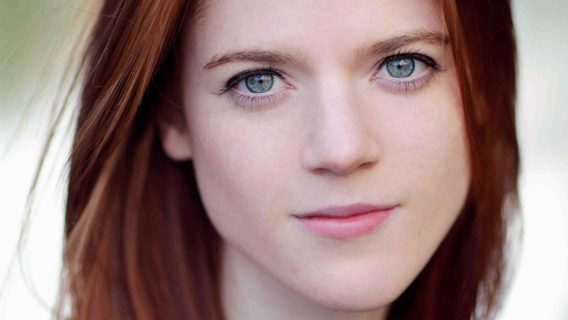 Rose Leslie portrait with red hair and blue eyes HD Wallpaper