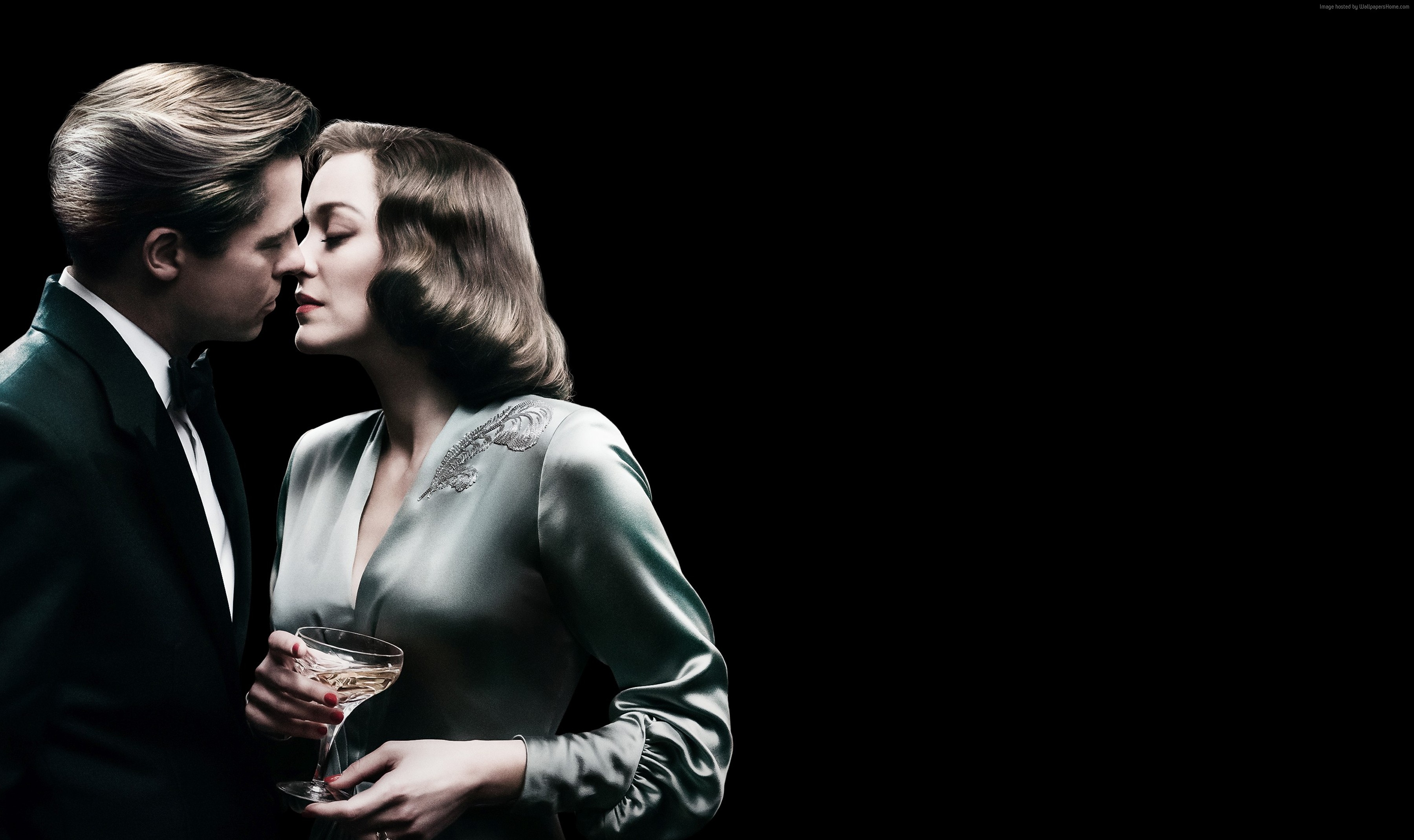 Brad Pitt and Marion Cotillard in Allied HD Wallpaper