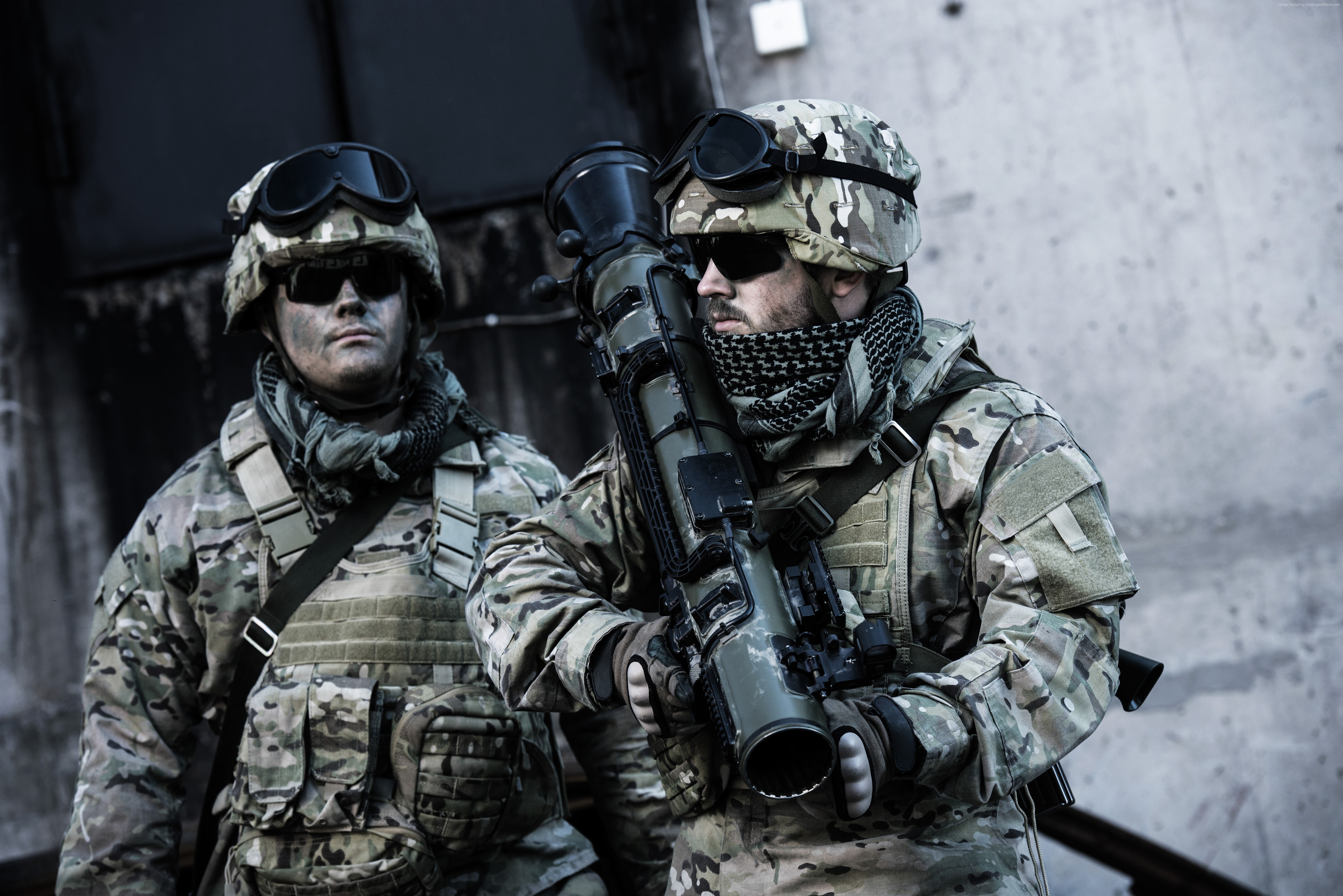 Two soldiers with Carl Gustaf M4 recoilless rifle HD Wallpaper