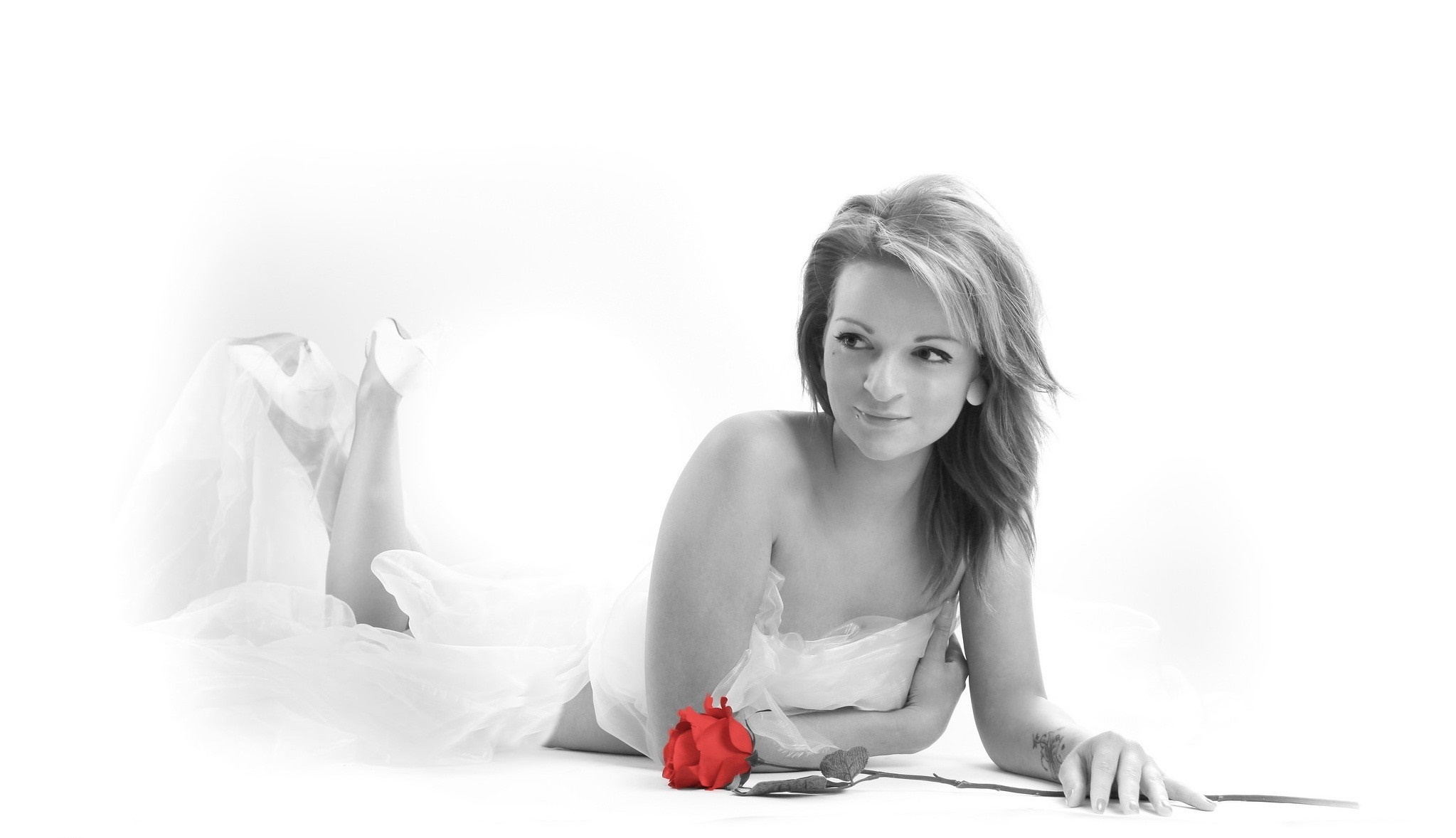 Woman with a red rose HD Wallpaper