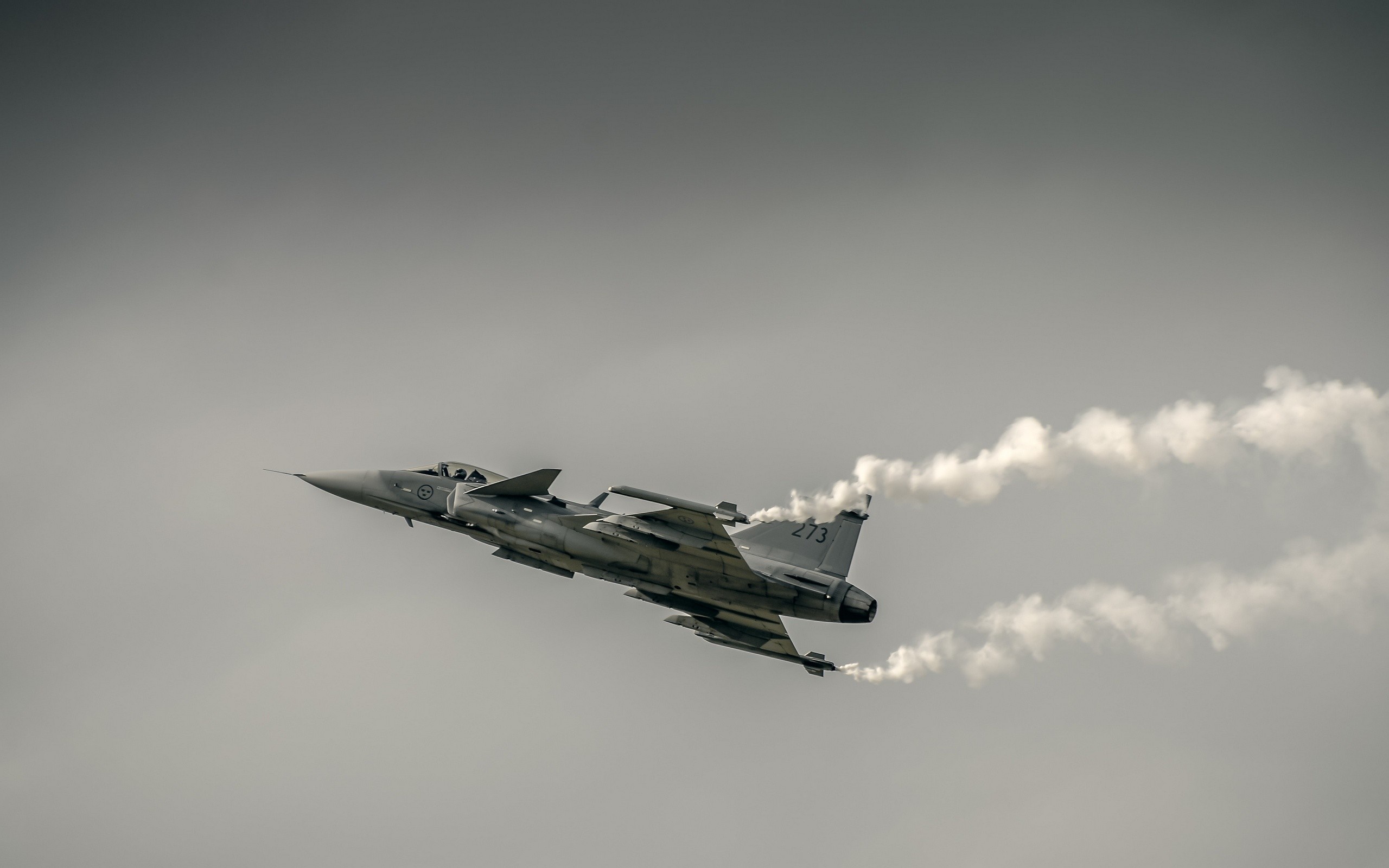 JAS 39 Gripen fighter jet performing aerobatics HD Wallpaper