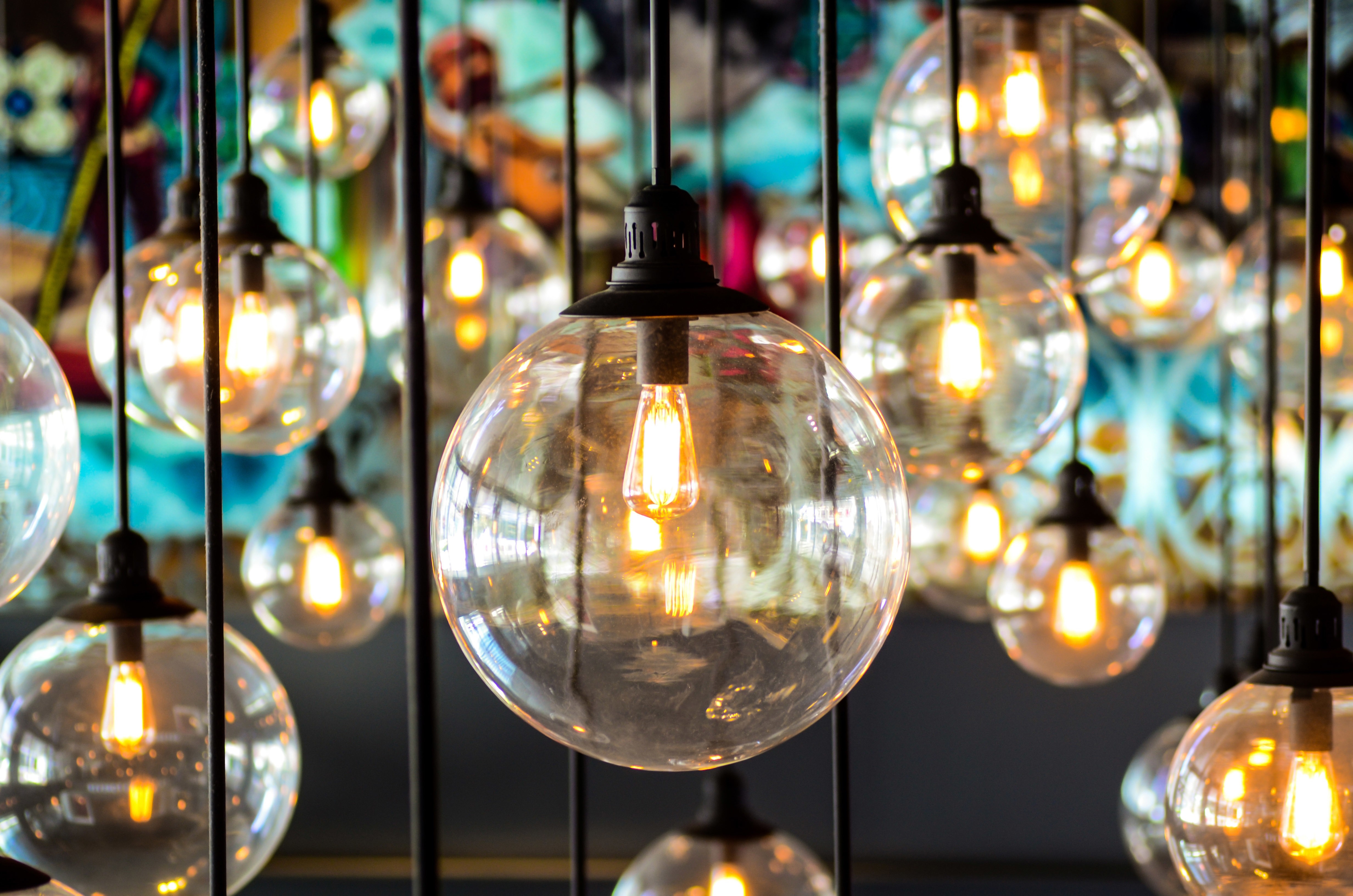 Glass globe pendant lights with Edison bulbs HD Wallpaper