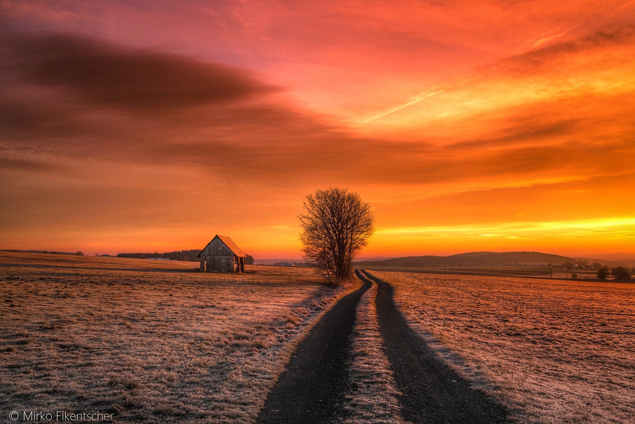 Rural landscape with barn and tree at sunset HD Wallpaper