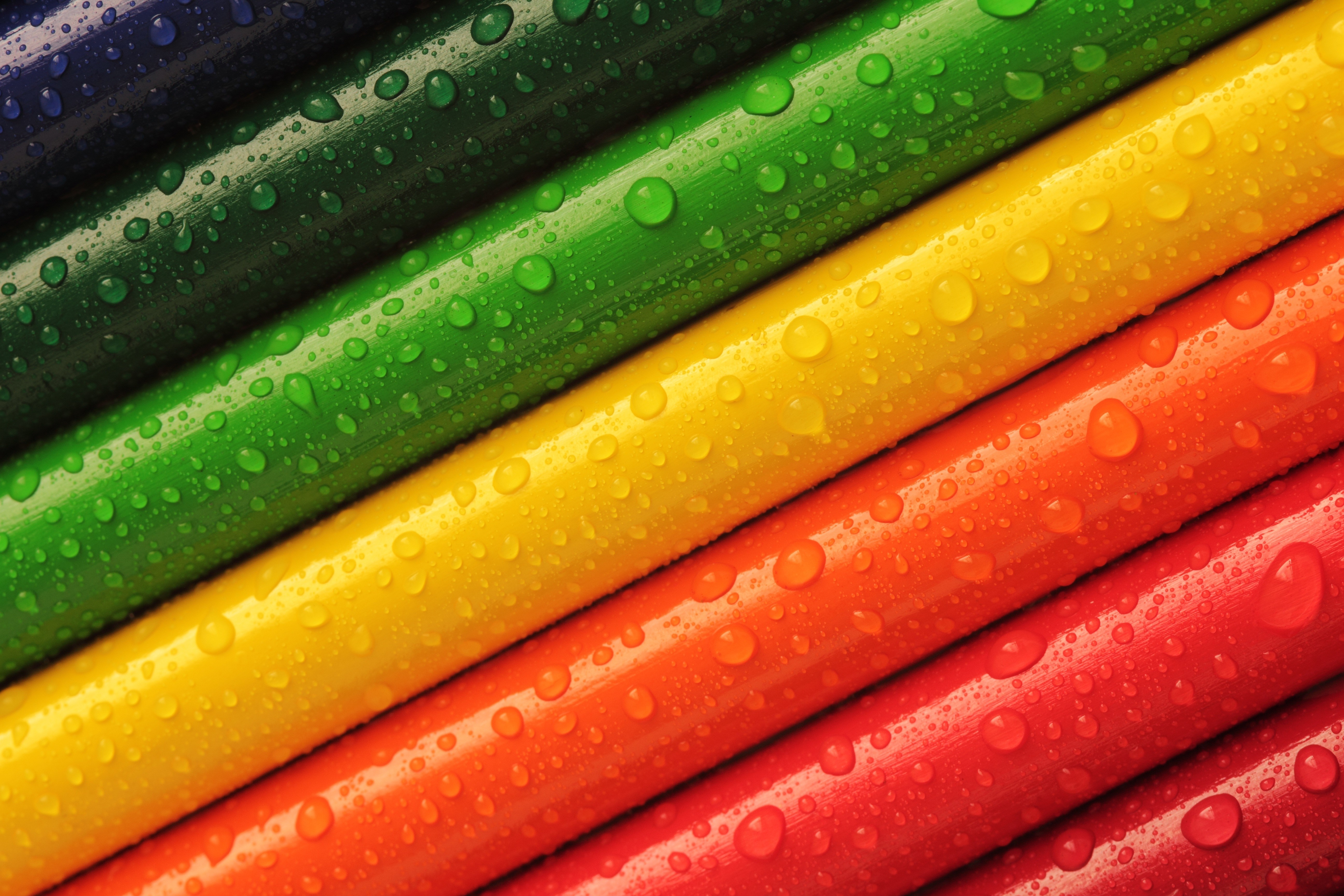 Colorful wet pencils in a rainbow gradient HD Wallpaper