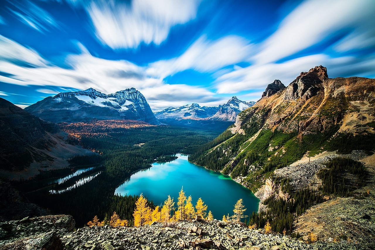 Turquoise lake and mountains in Yoho National Park, Canada HD Wallpaper
