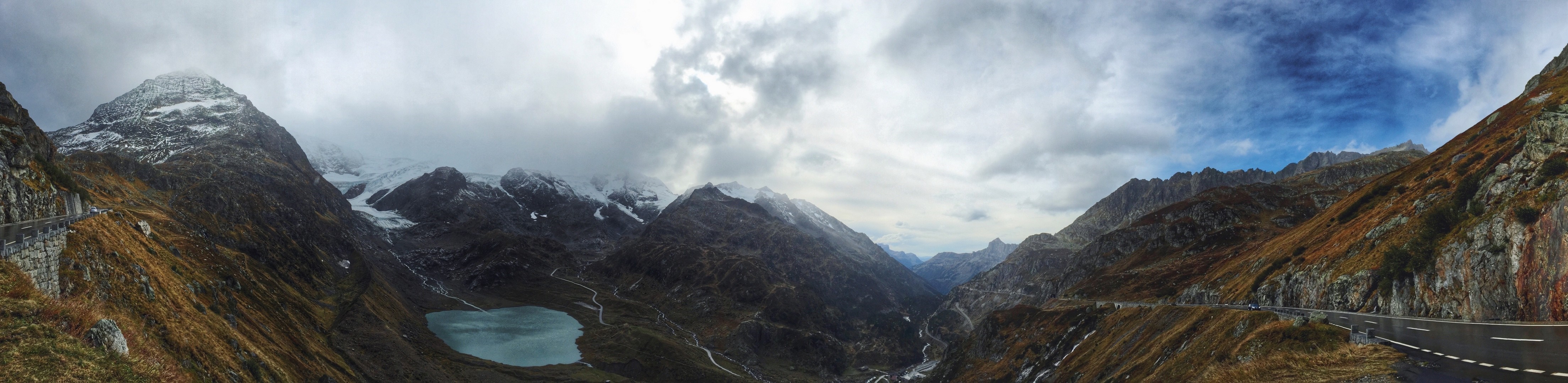 Panoramic view of a mountain pass in the Alps HD Wallpaper