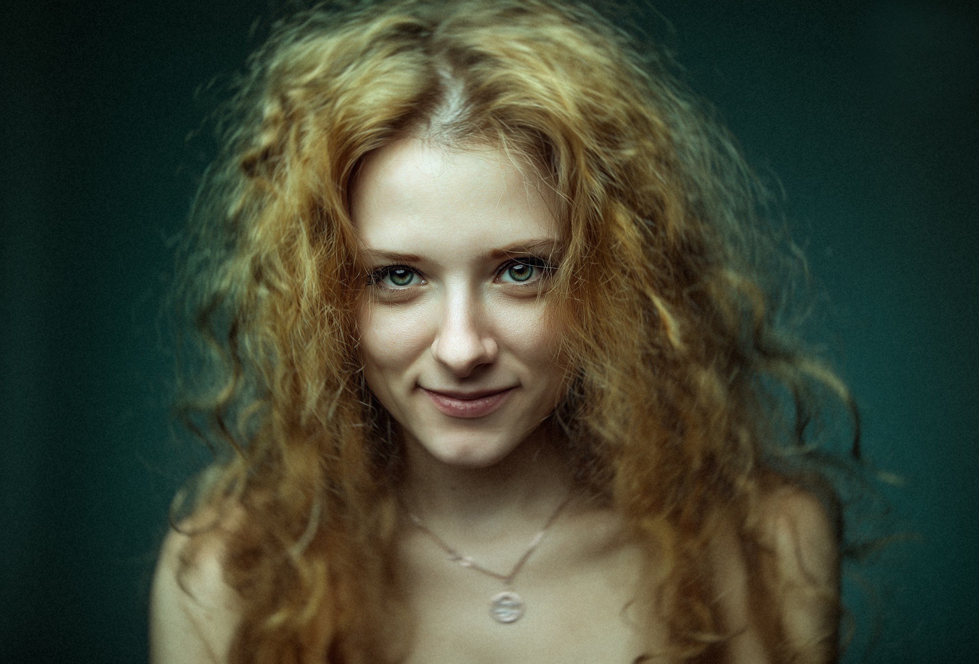 Portrait of a young woman with curly blonde hair HD Wallpaper