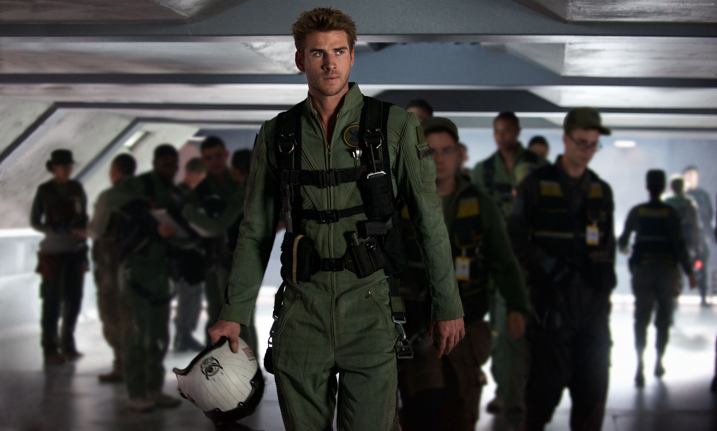Liam Hemsworth in Independence Day: Resurgence HD Wallpaper