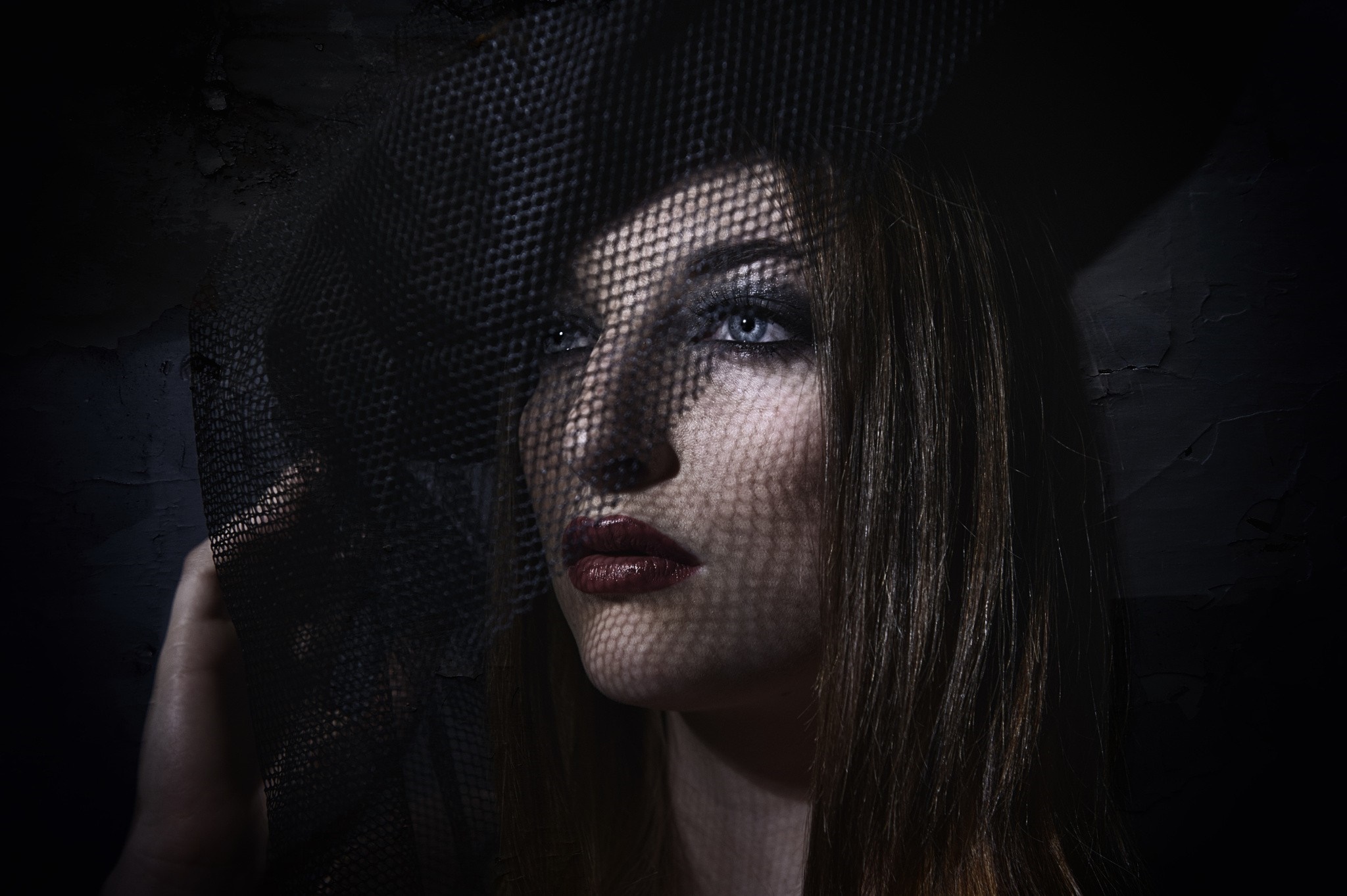 Woman with blue eyes wearing a black veil HD Wallpaper