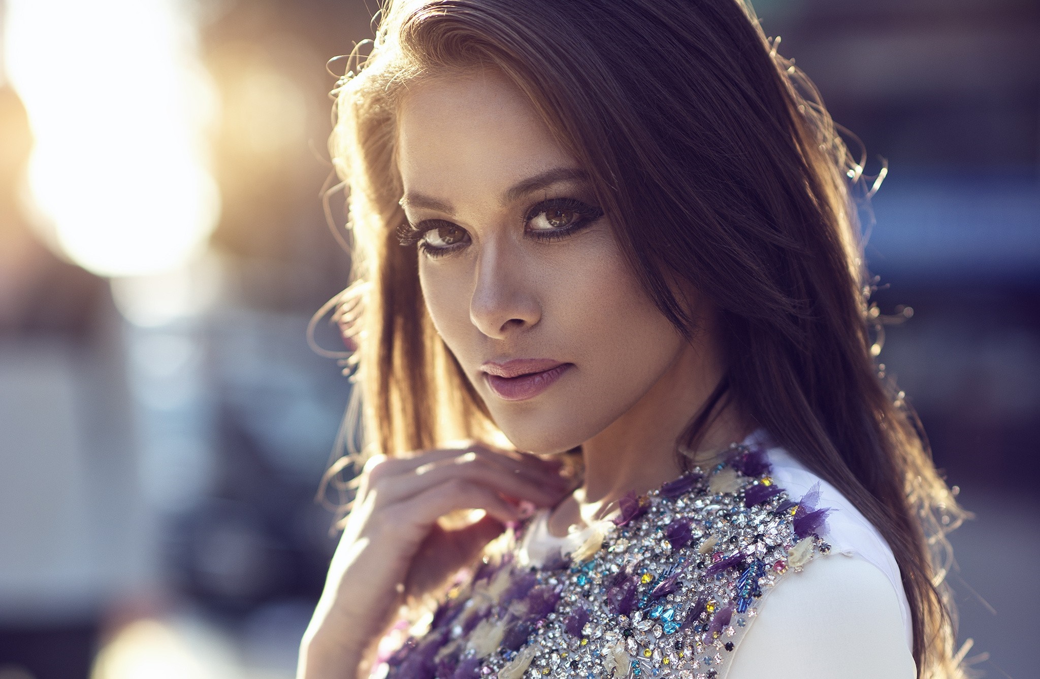 Woman with long brown hair and ornate dress HD Wallpaper