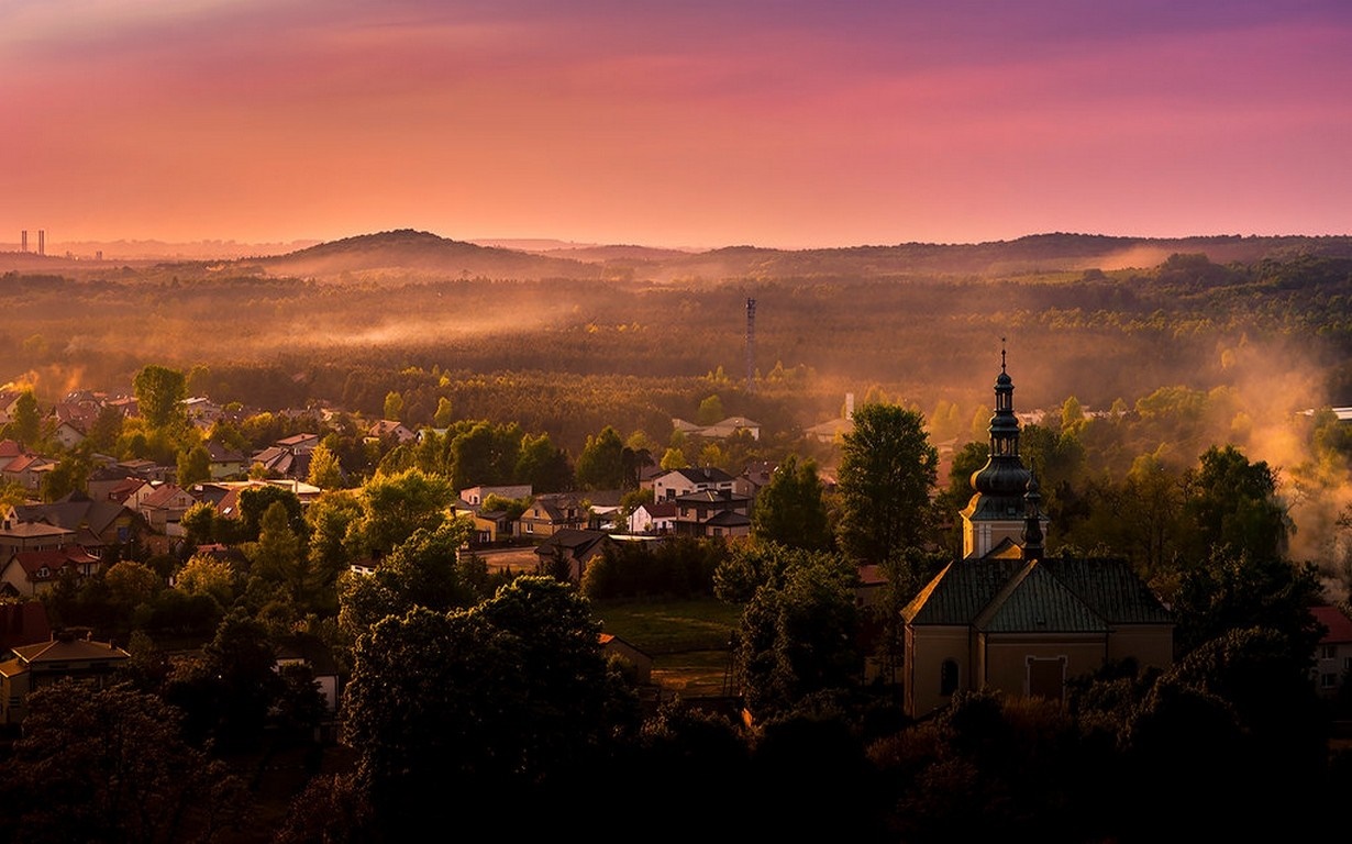 Townscape with church at sunset with mist HD Wallpaper