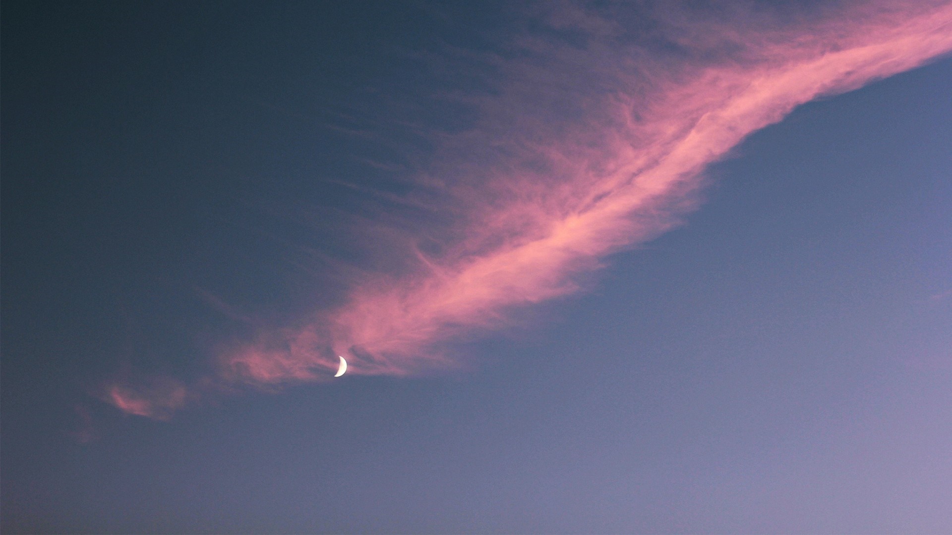Crescent moon and pink clouds in the evening sky HD Wallpaper