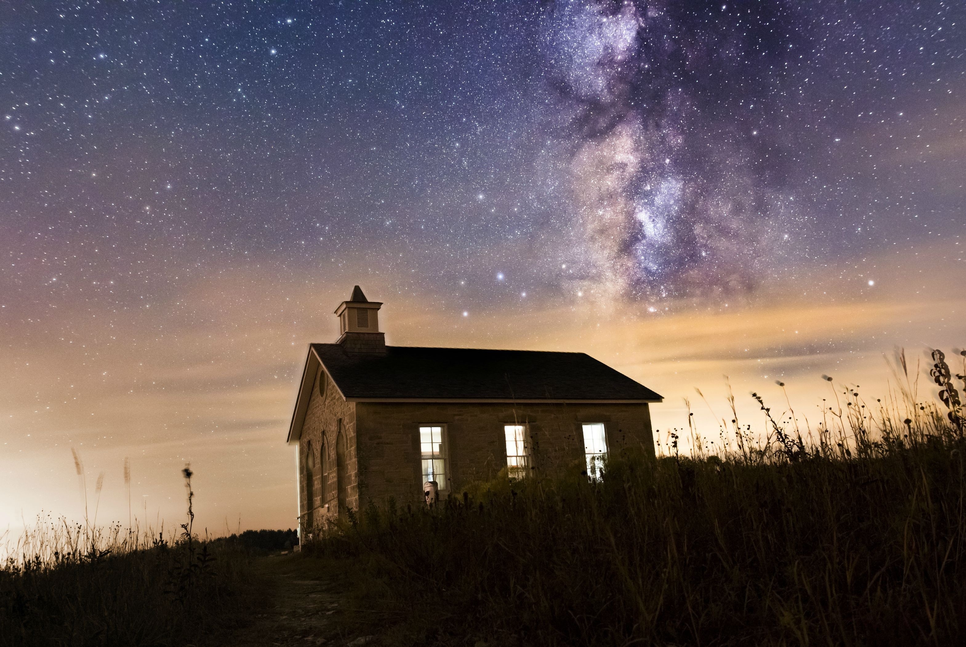 Stone building under the Milky Way galaxy HD Wallpaper