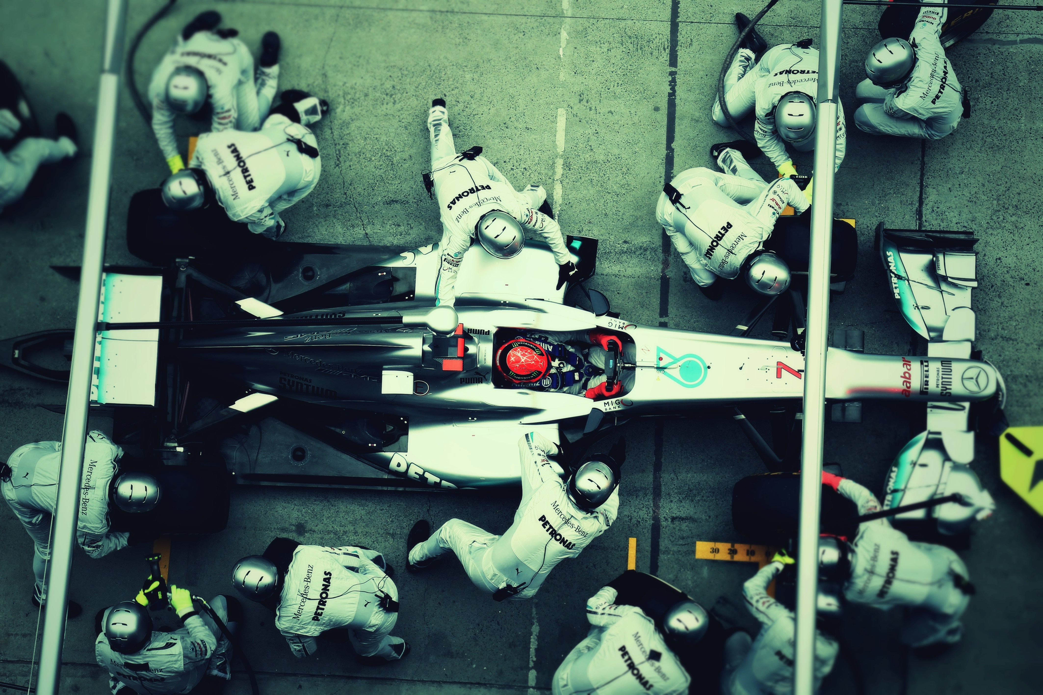 Formula 1 Pit Stop with Mercedes Benz HD Wallpaper