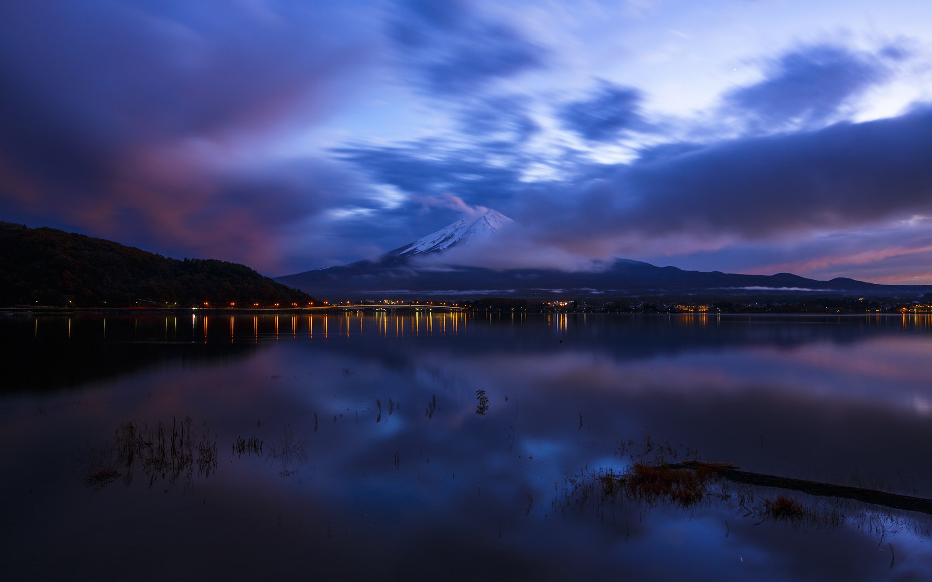 Mount Fuji reflected in a lake at dusk HD Wallpaper