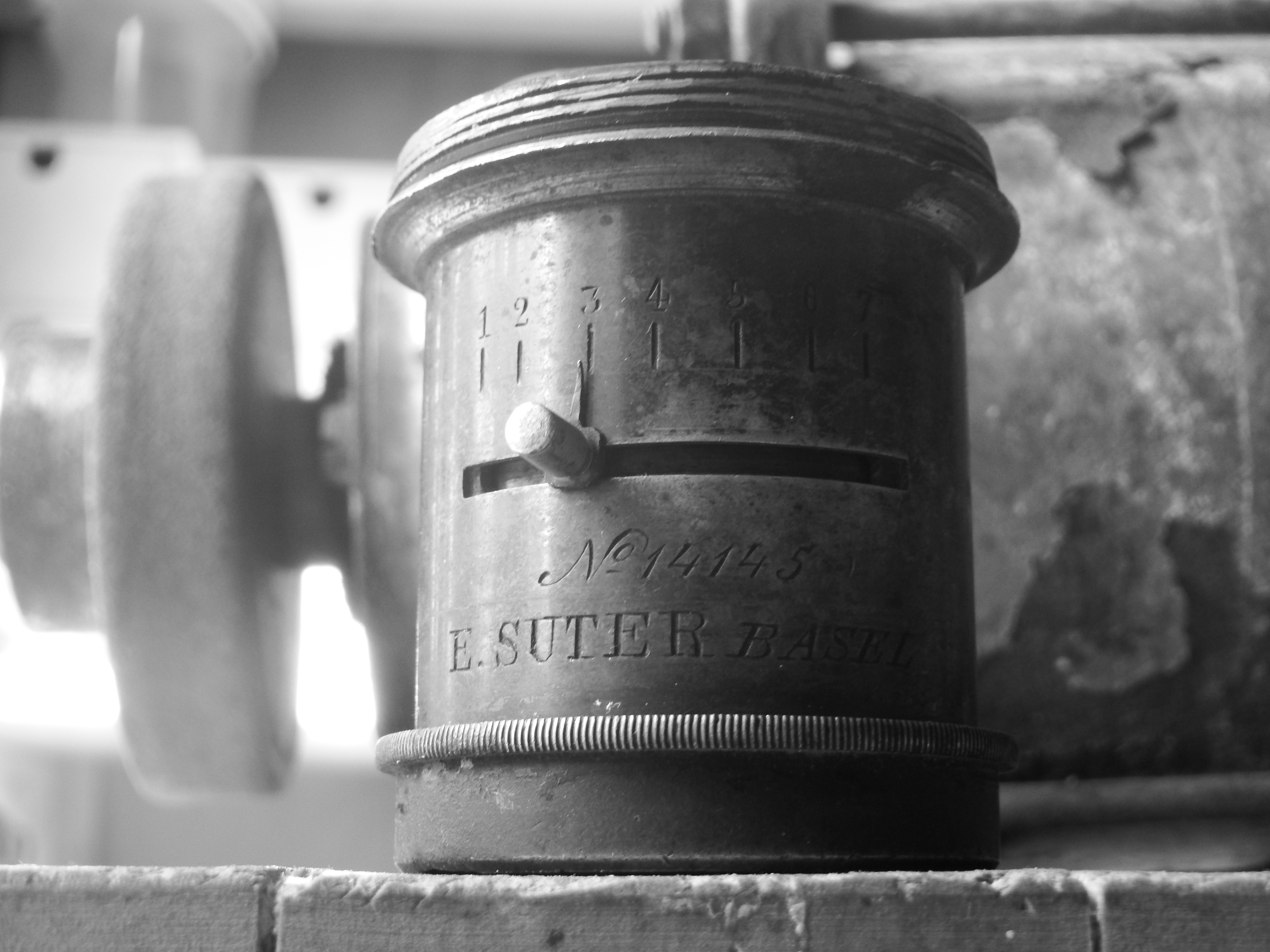 E. Suter Basel mechanical counter HD Wallpaper