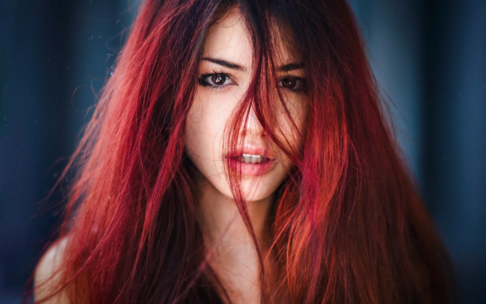Woman with red hair looking at viewer HD Wallpaper