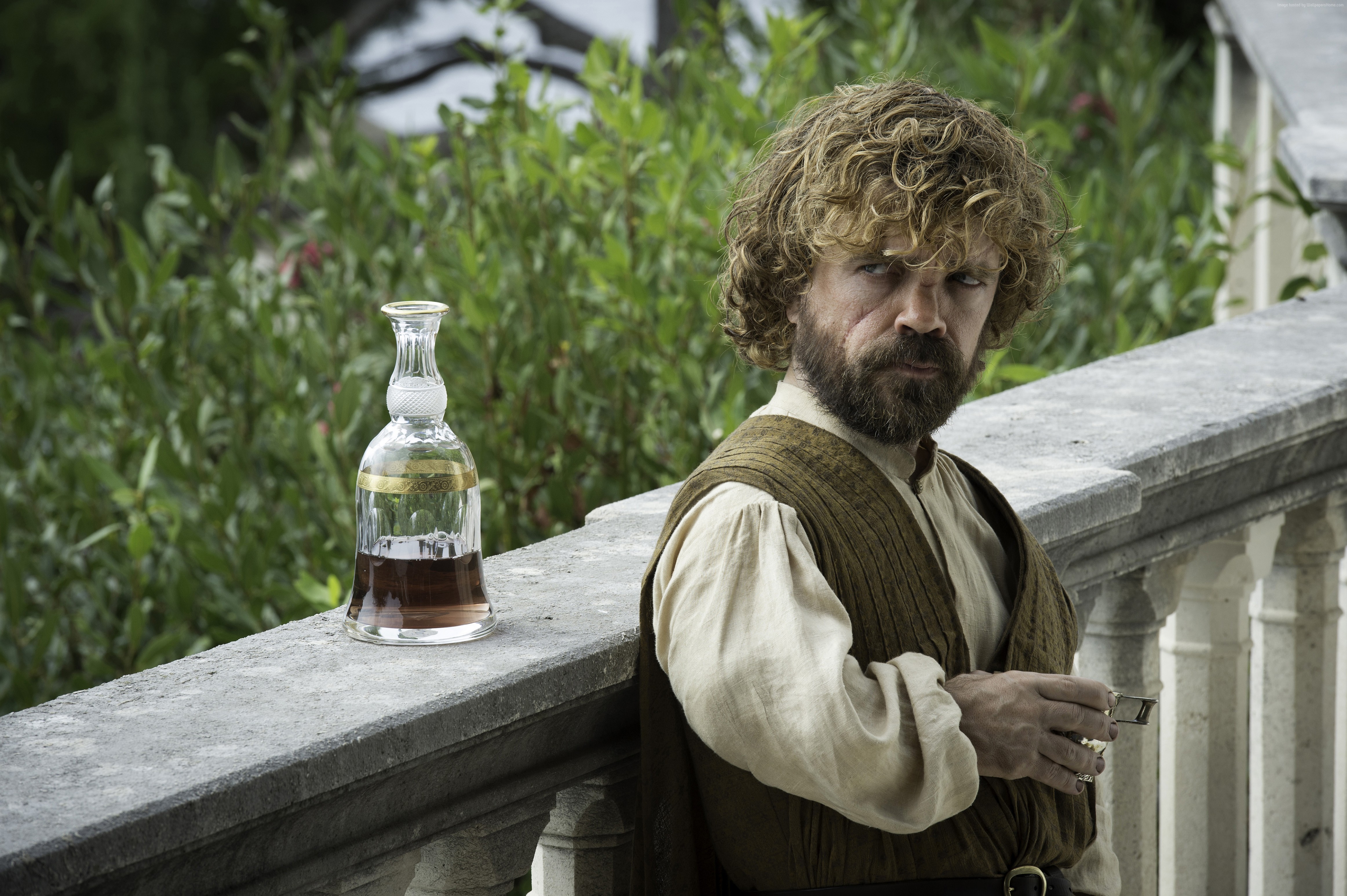 Tyrion Lannister from Game of Thrones with a decanter HD Wallpaper
