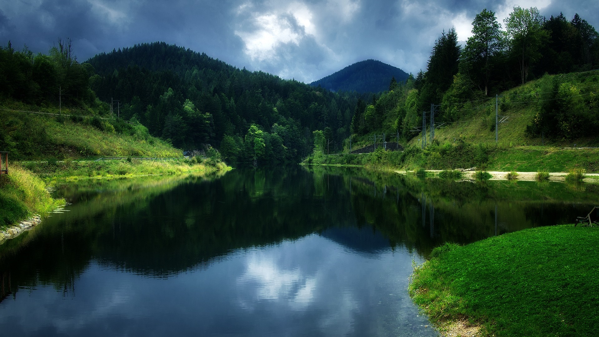 Lake and Forest Reflection HD Wallpaper