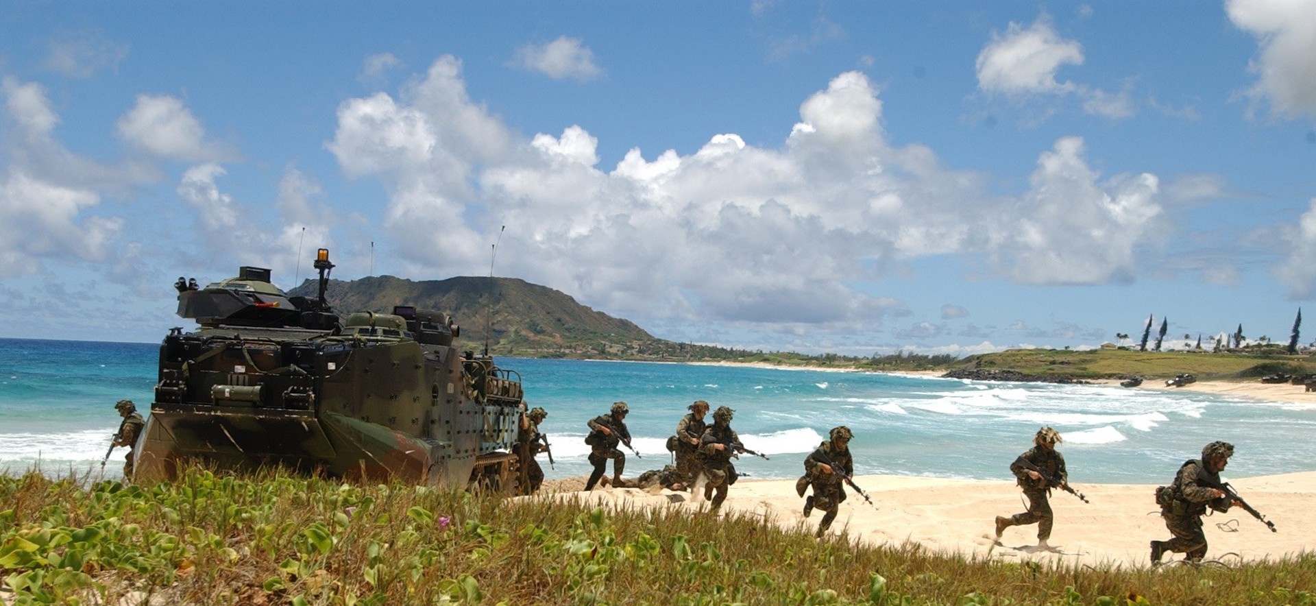 Marines storm a beach with an AAV P7 A1 HD Wallpaper