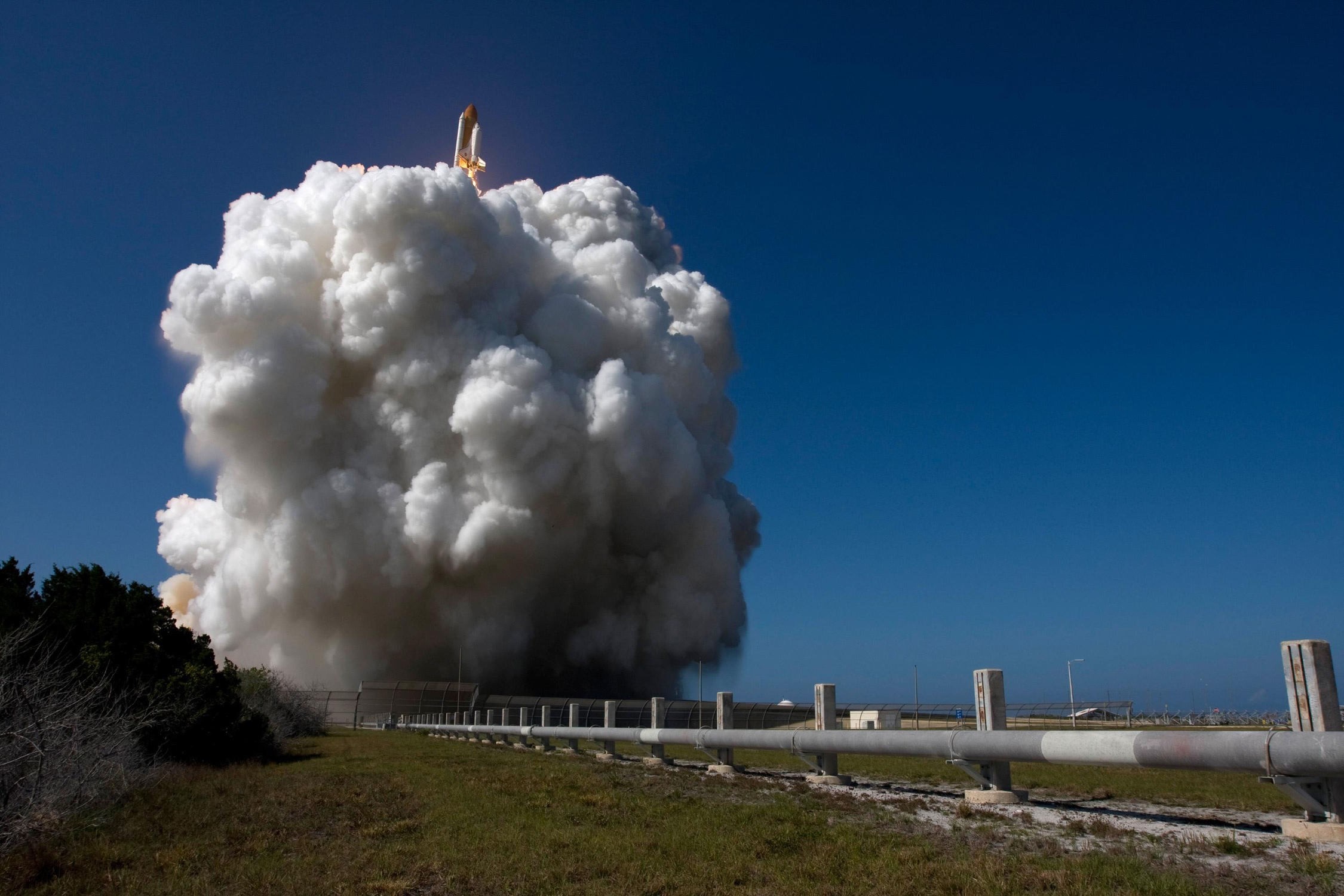 Space Shuttle Launch with Massive Smoke Plume HD Wallpaper