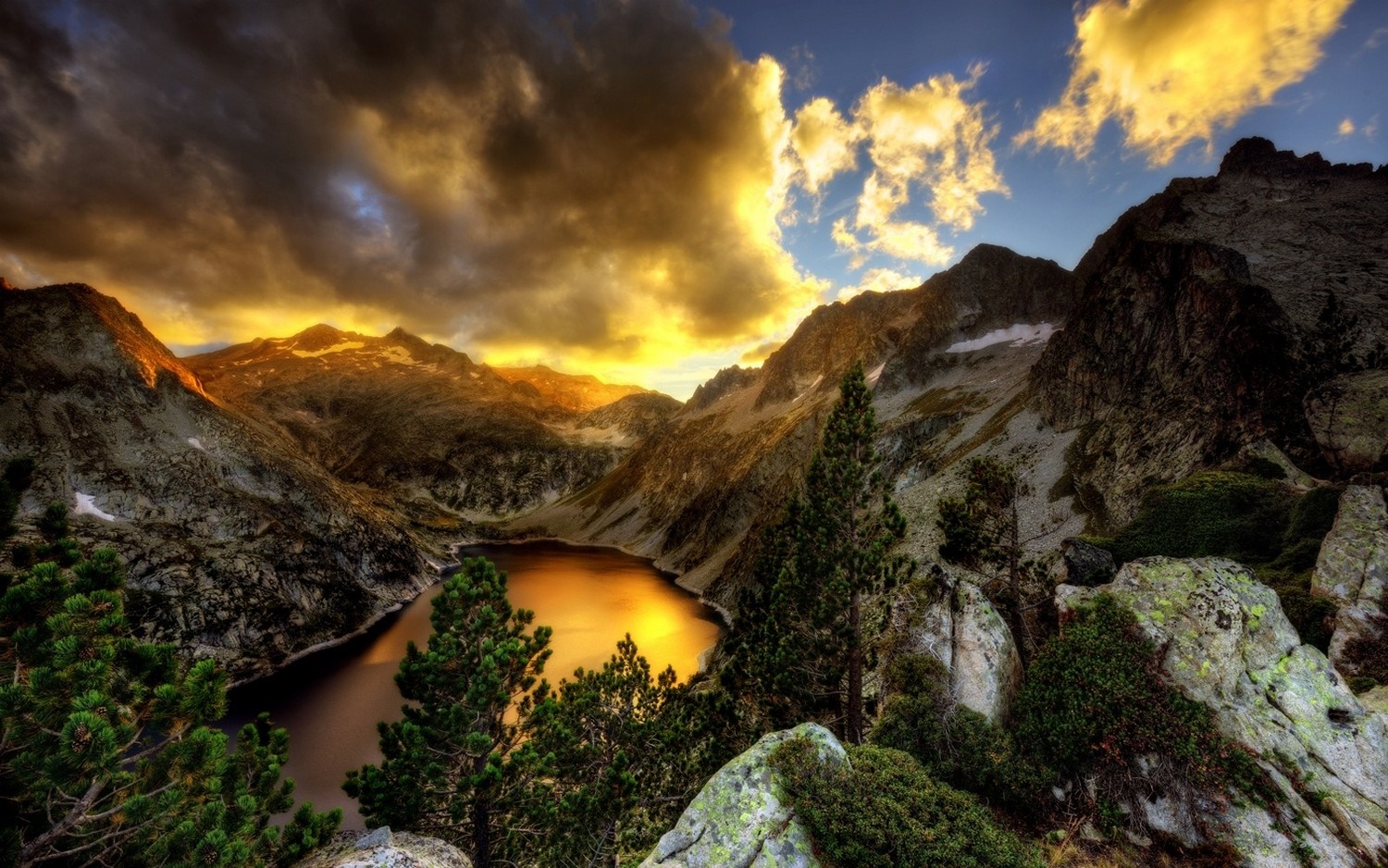 Mountain range with lake at sunset HD Wallpaper