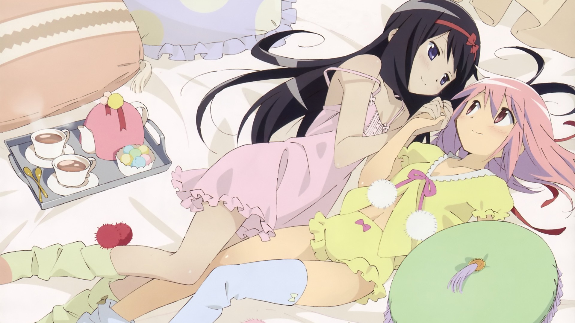 Akemi Homura and Kaname Madoka from Mahou Shoujo Madoka Magica HD Wallpaper