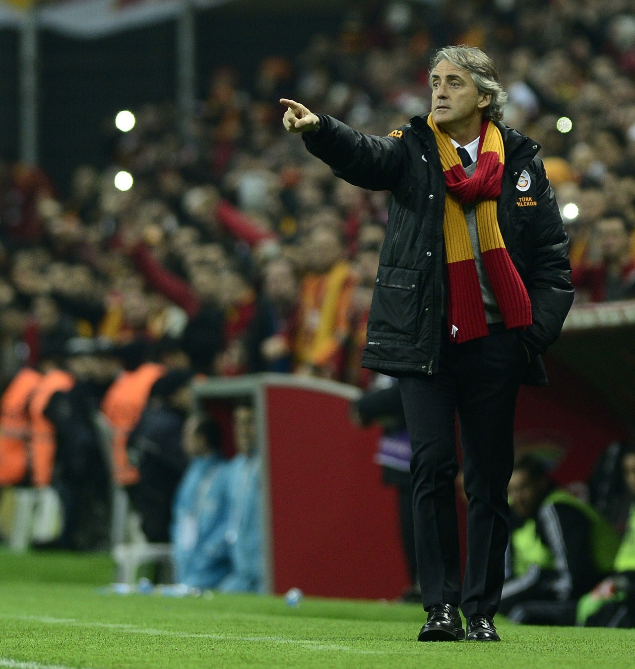 Roberto Mancini of Galatasaray S.K. on the field HD Wallpaper