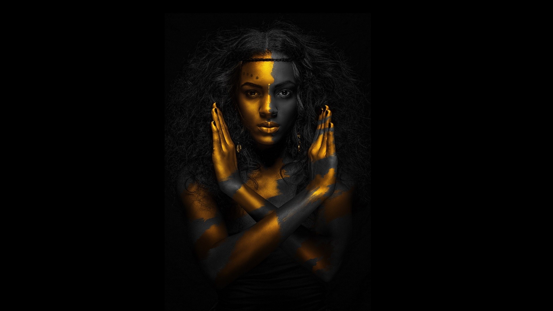 Woman with gold and black body paint HD Wallpaper