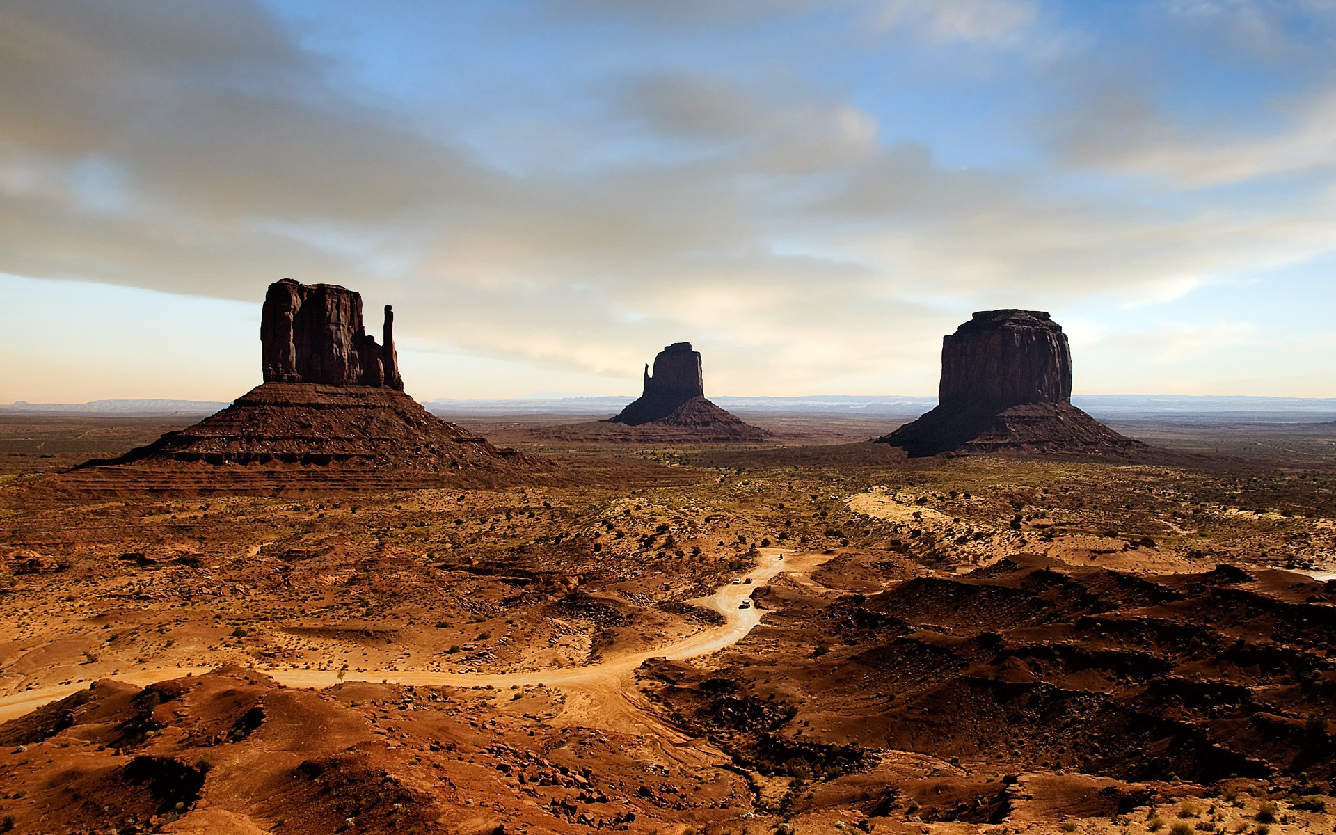 Monument Valley with Mittens and Three Sisters HD Wallpaper