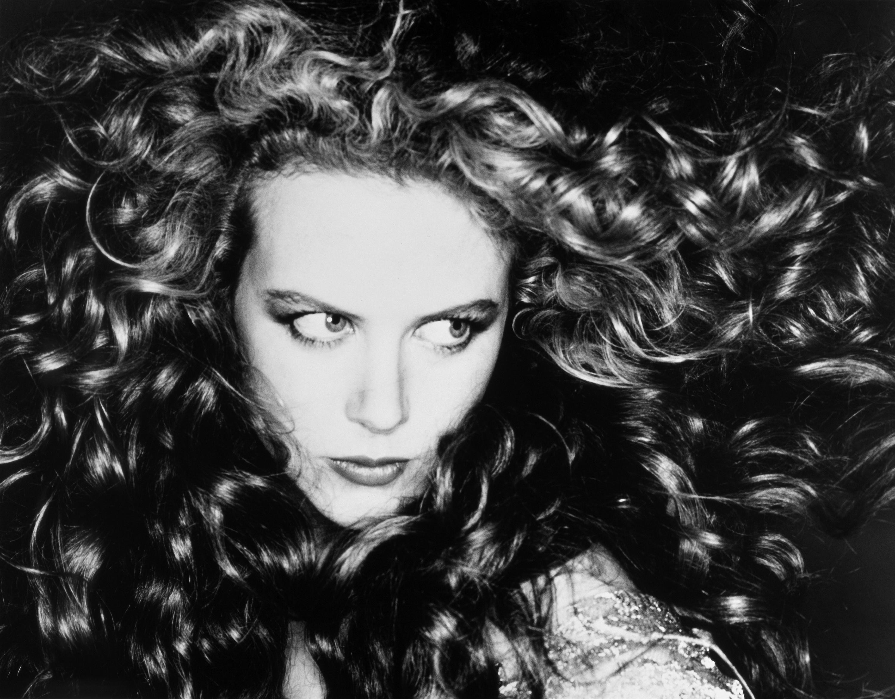 Nicole Kidman with curly hair HD Wallpaper