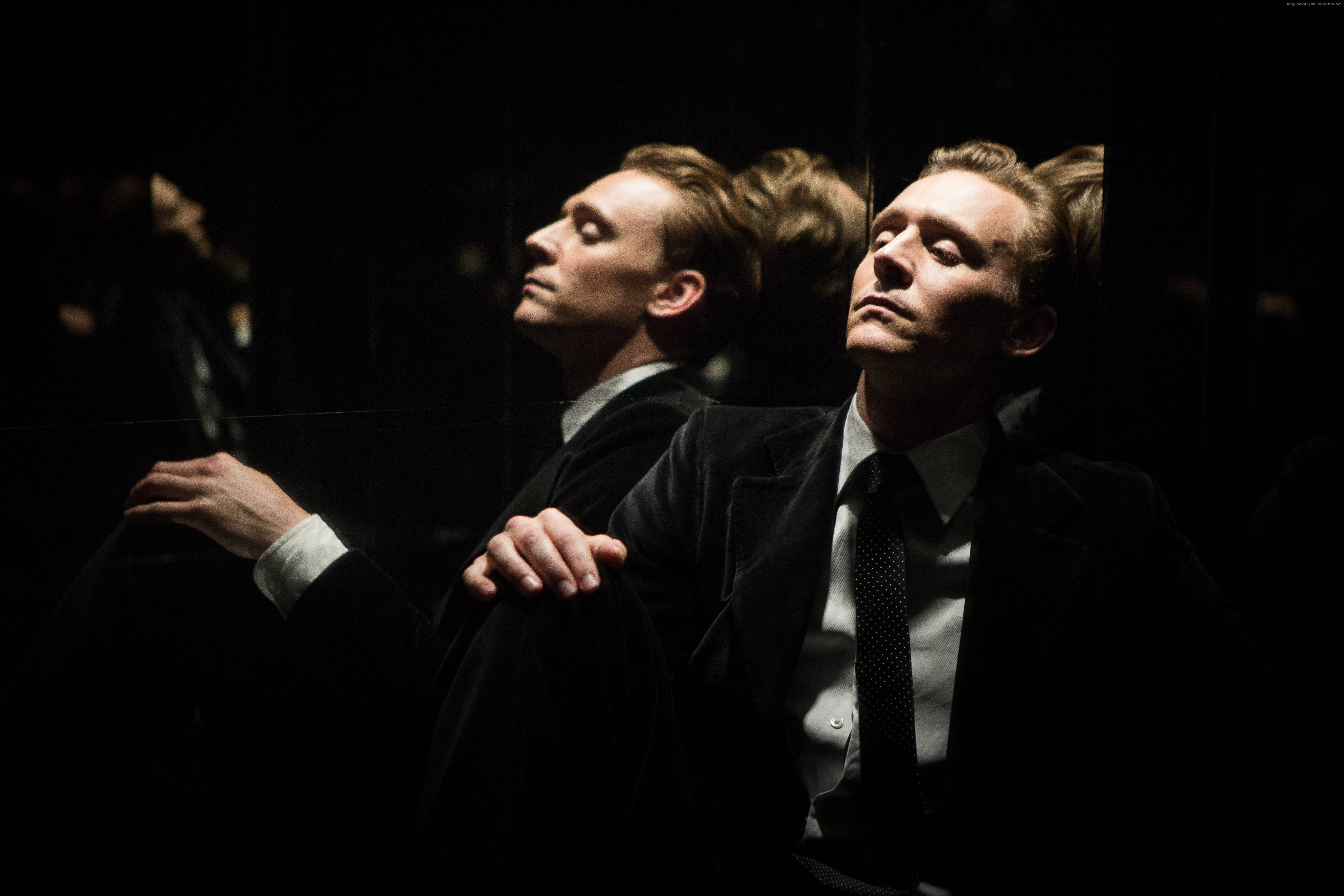 Tom Hiddleston in High-Rise HD Wallpaper