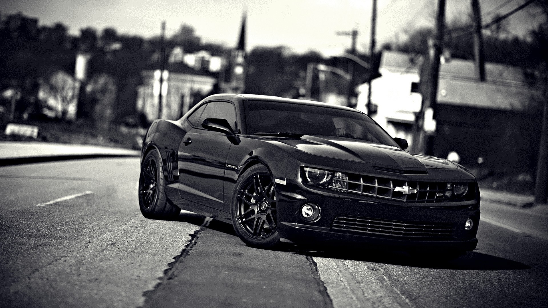 Black Chevrolet Camaro parked on a street HD Wallpaper