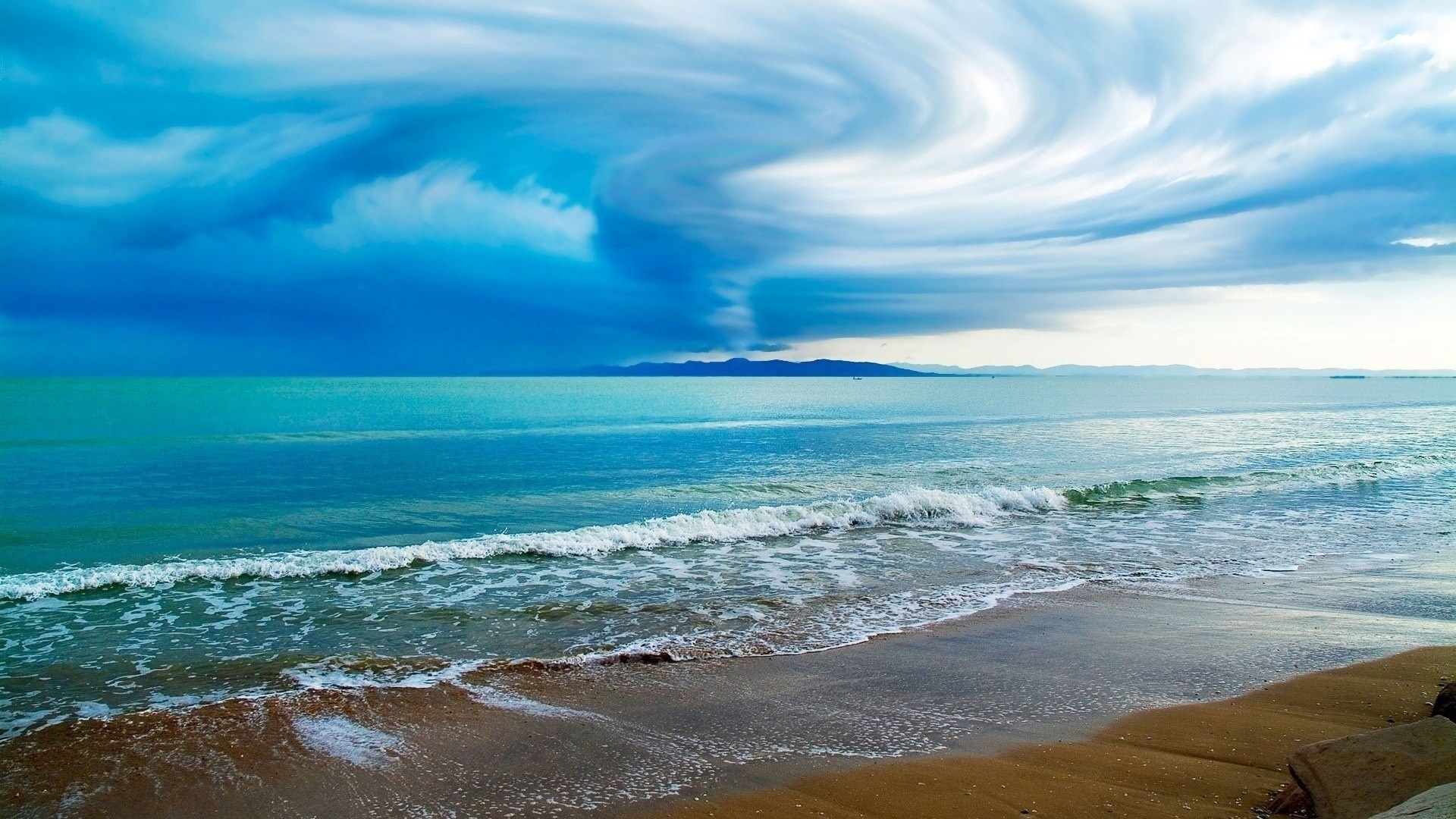 Stormy clouds over the sea and beach HD Wallpaper