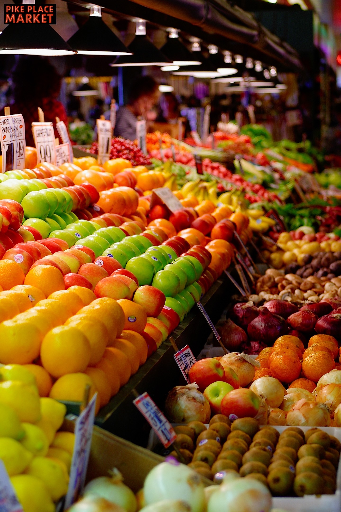 Pike Place Market fruit and vegetable stalls HD Wallpaper