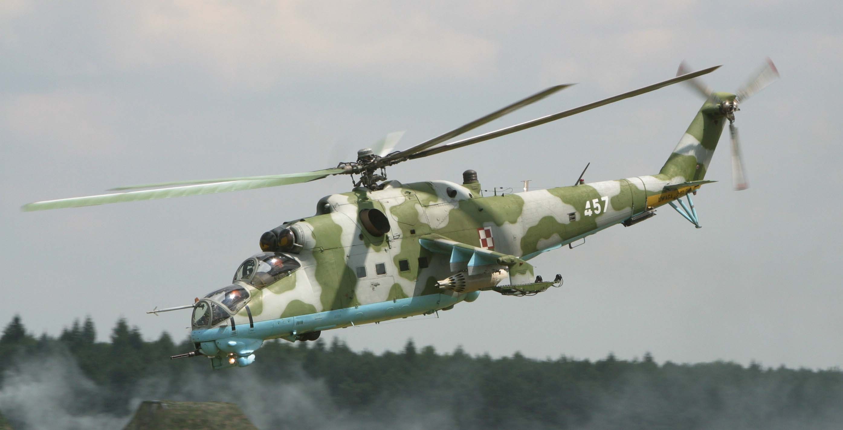 Mil Mi-24 Hind military helicopter in flight HD Wallpaper
