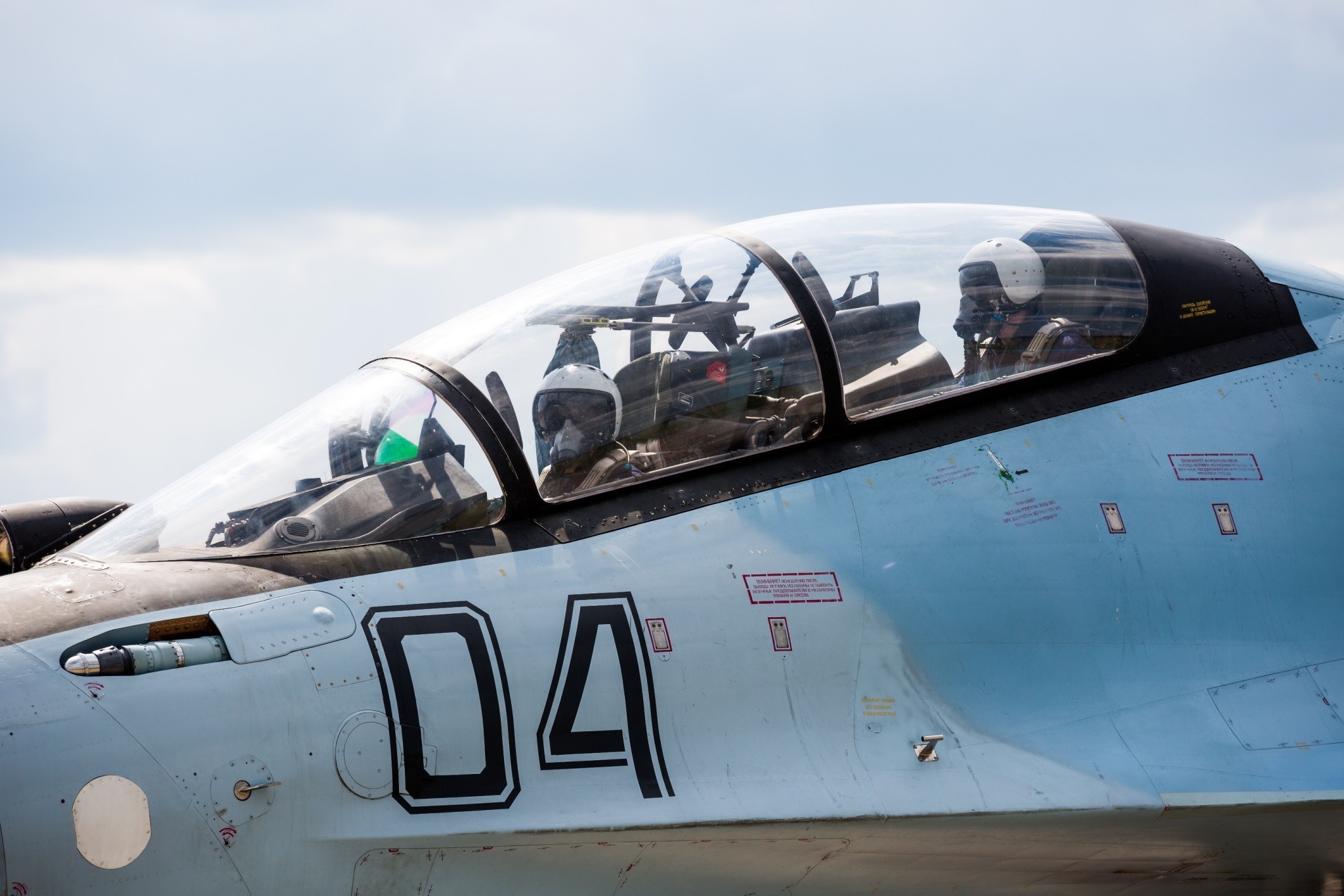 Sukhoi Su-30 fighter jet cockpit with pilots HD Wallpaper