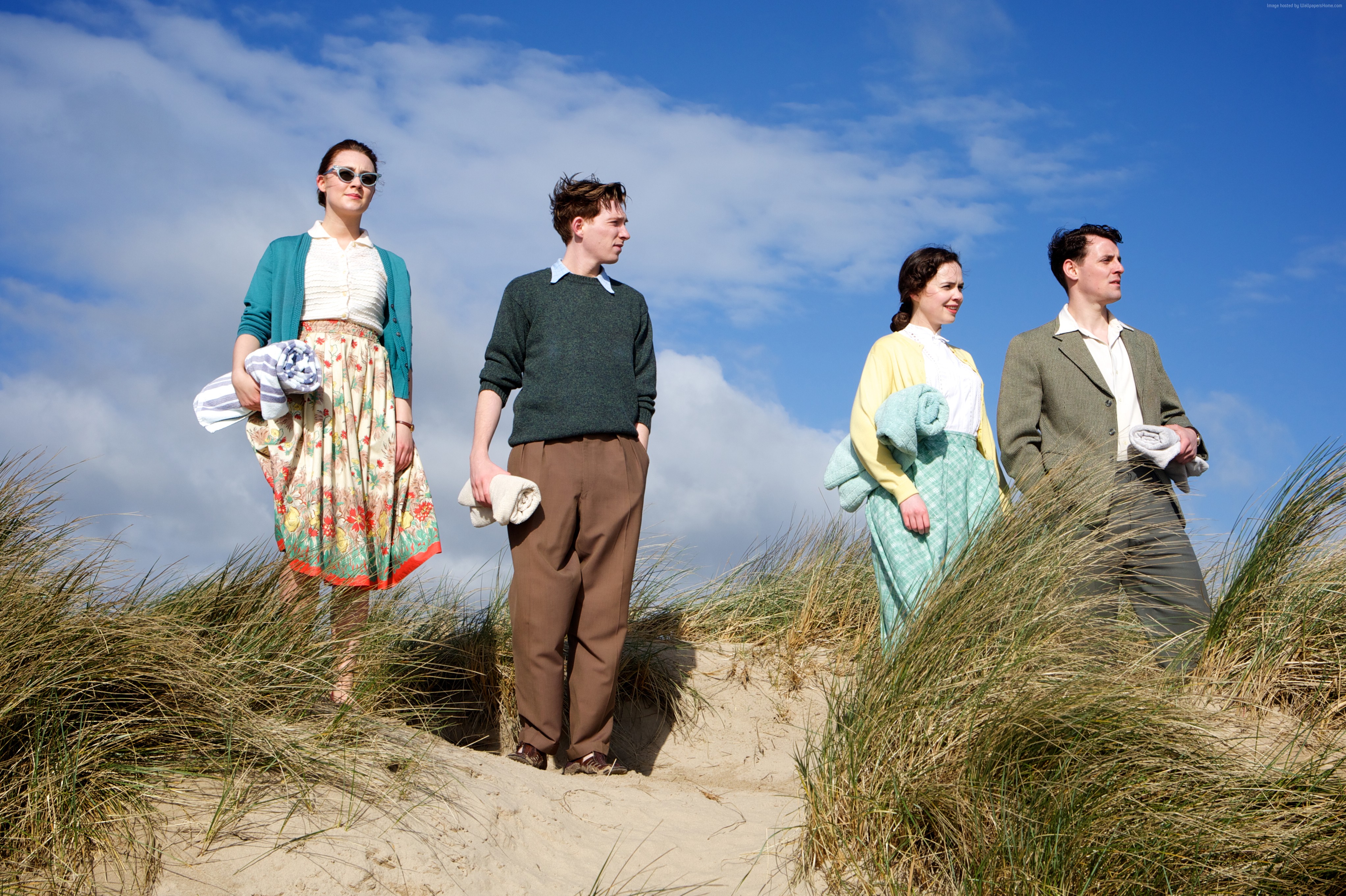 Saoirse Ronan, Domhnall Gleeson, Emory Cohen, Jim Broadbent in Brooklyn HD Wallpaper