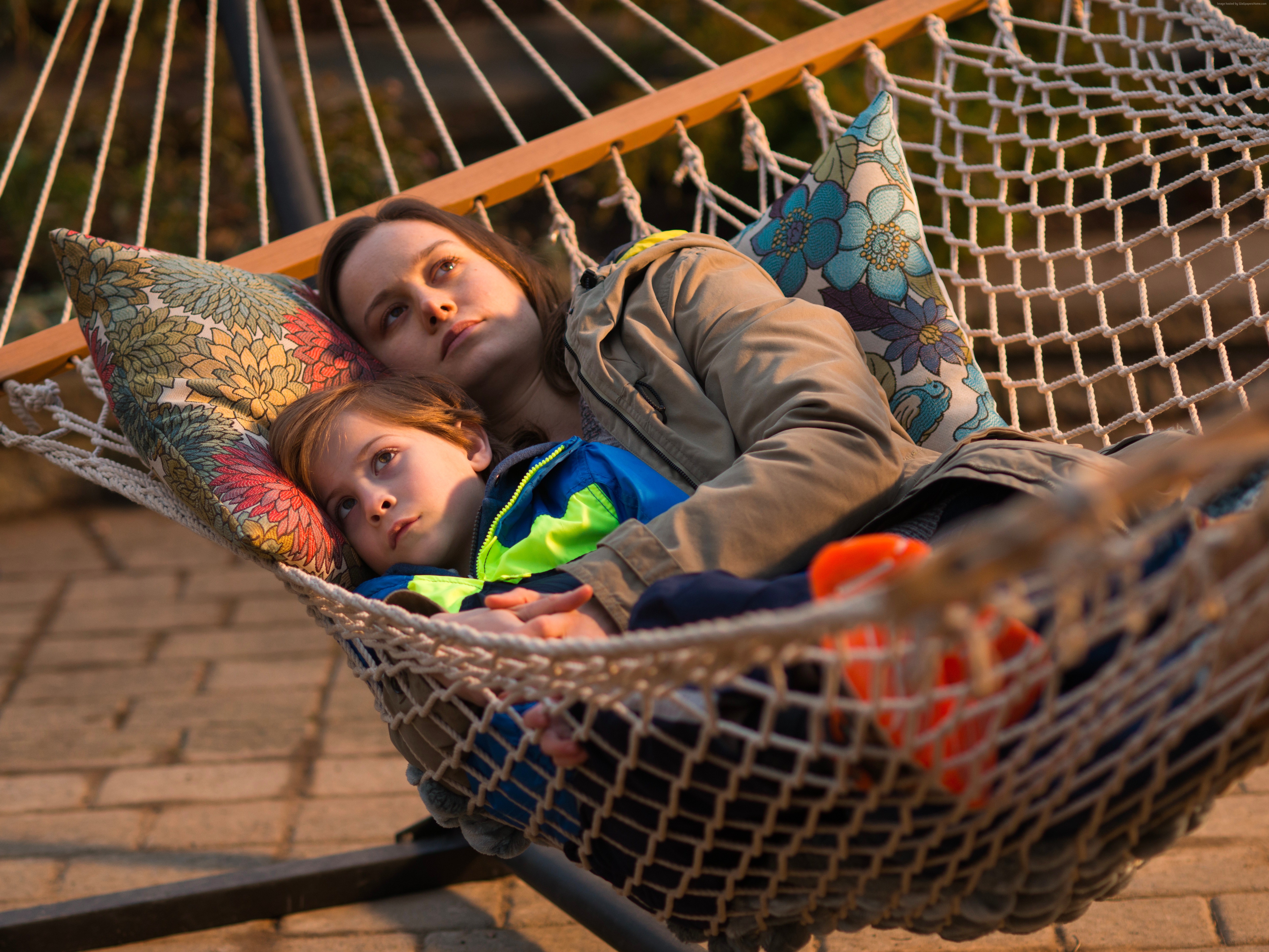Brie Larson and Jacob Tremblay in Room HD Wallpaper