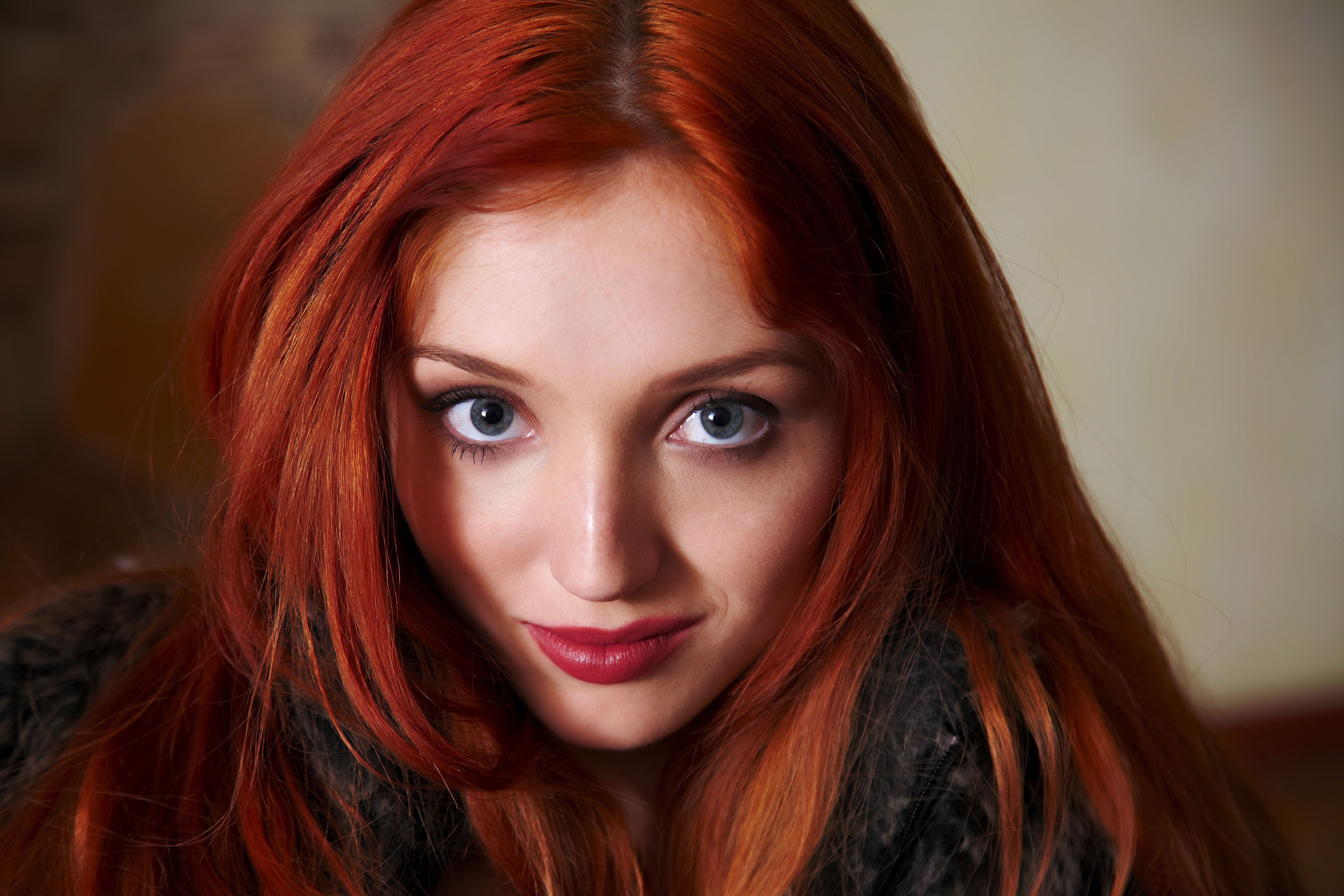 Close up portrait of a woman with red hair HD Wallpaper