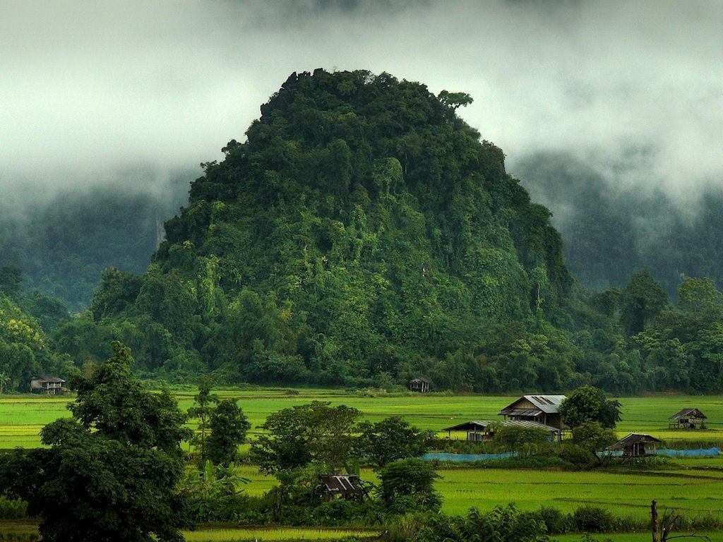 Misty Mountain Landscape with Rice Paddies and Houses HD Wallpaper