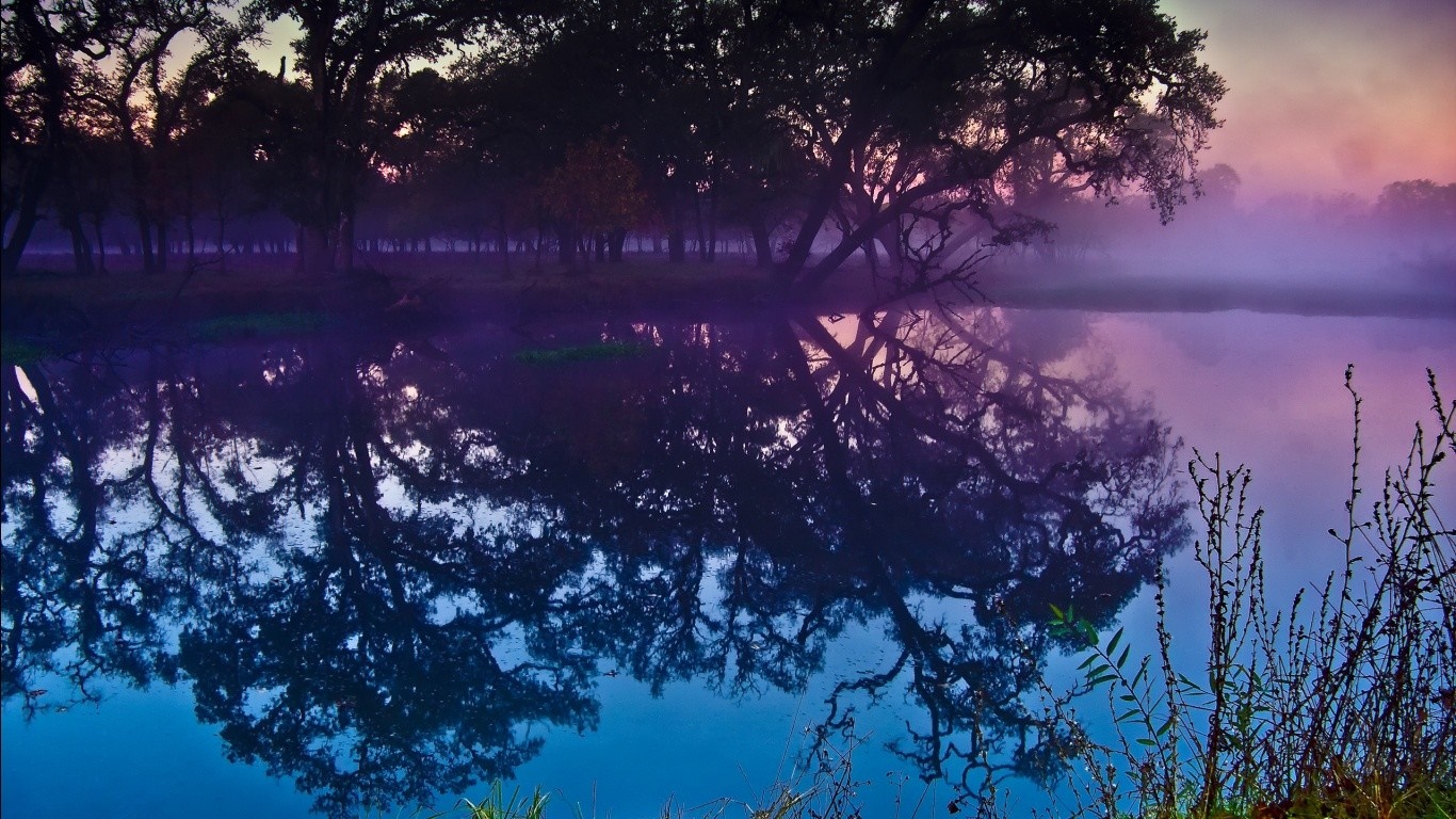 Misty lake reflection at sunrise or sunset HD Wallpaper