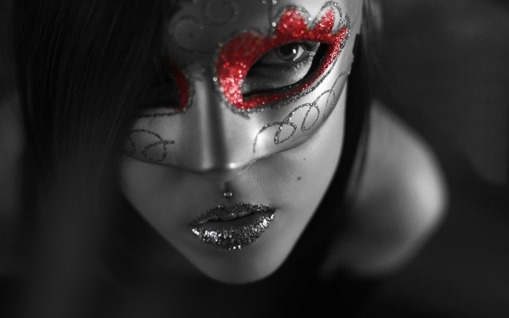 Woman wearing a silver and red masquerade mask HD Wallpaper